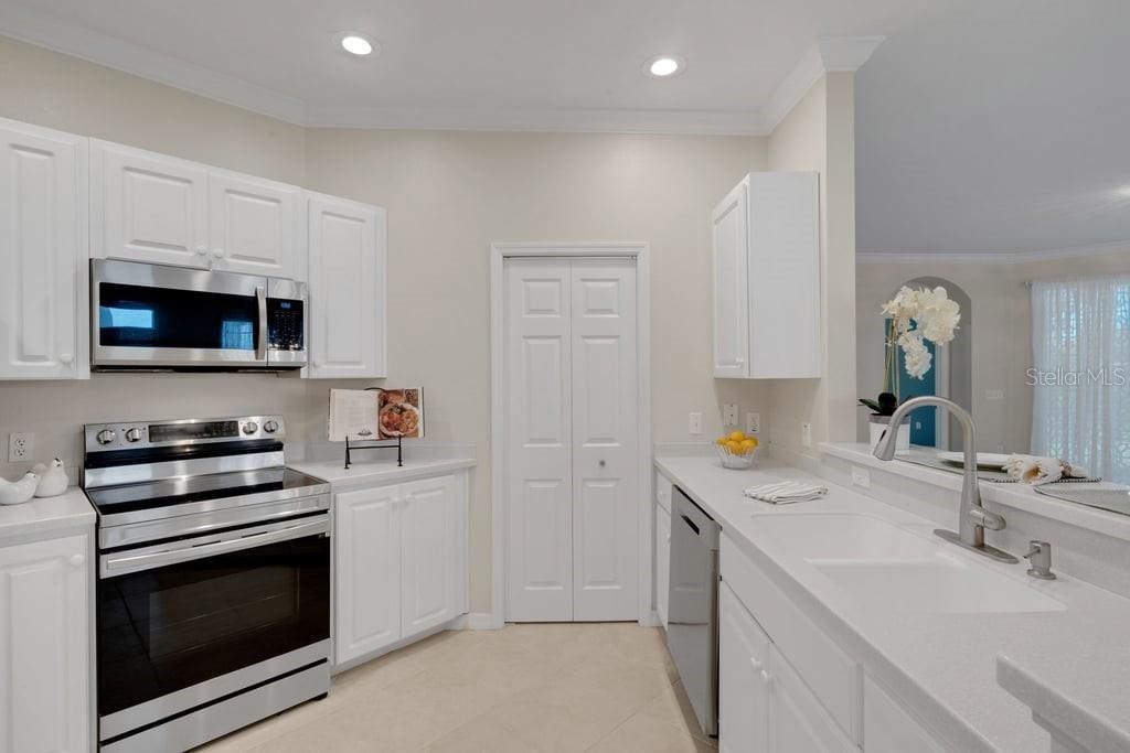 684 GRASSLANDS VILLAGE CIR