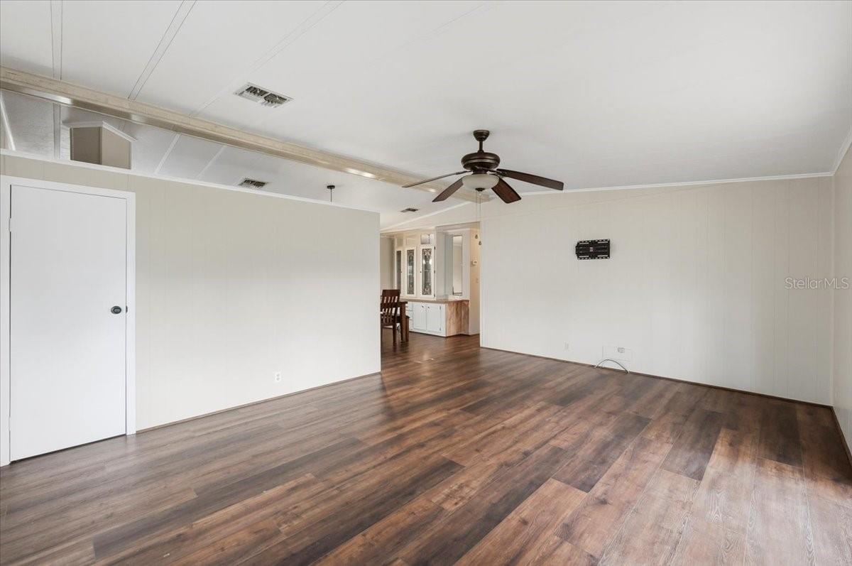 1603 FOXWAY DR