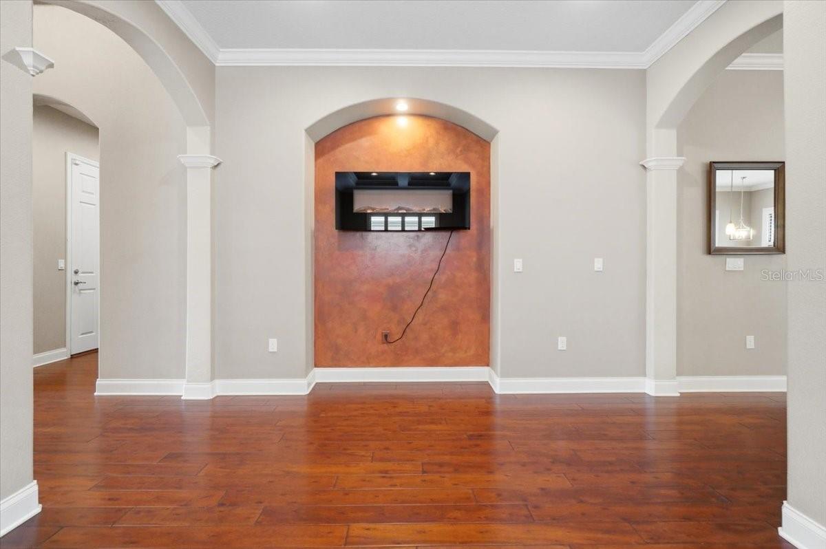 912 CHRISTINA CHASE LN
