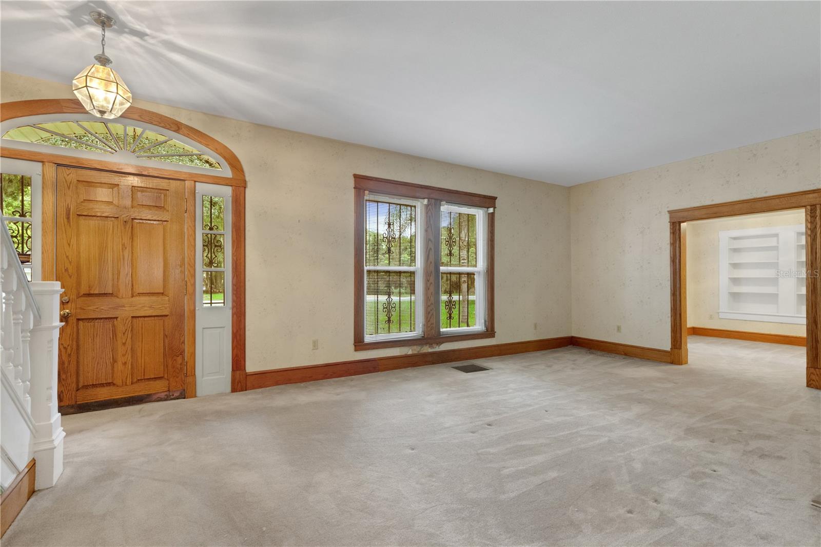 820 S OAK AVE