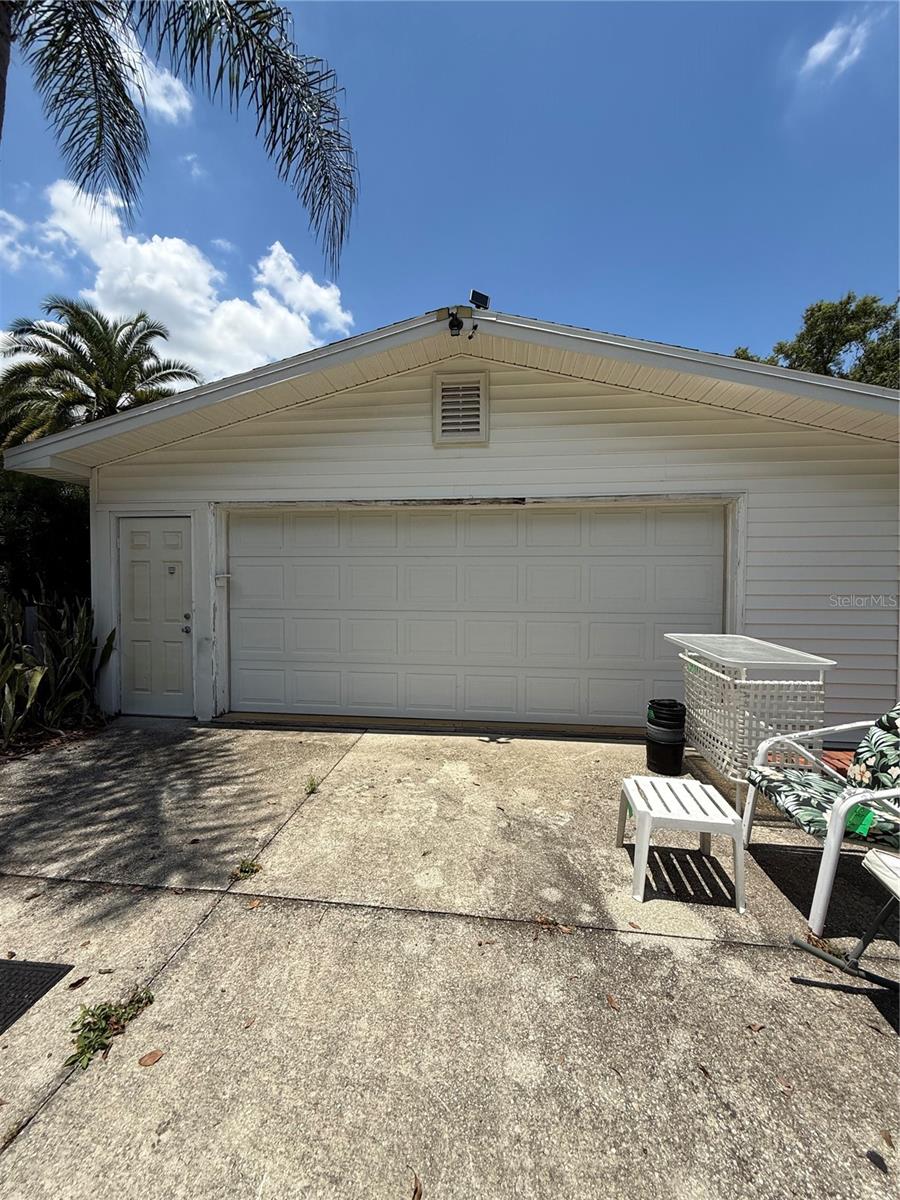 820 S OAK AVE