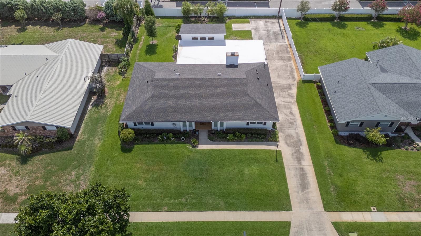 1211 HUNT AVE