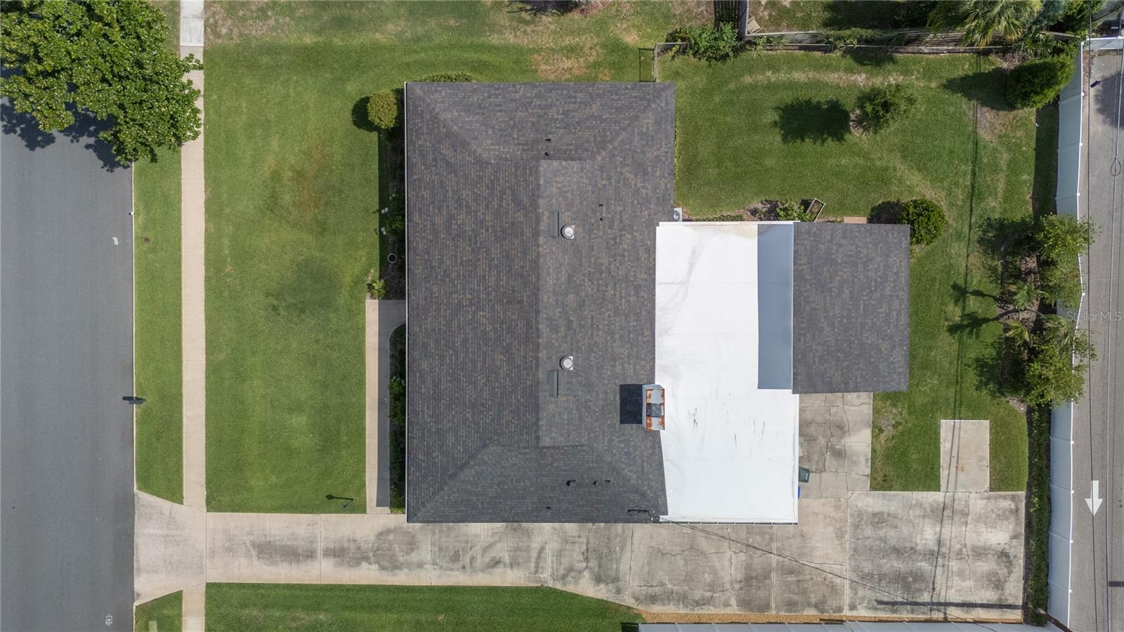 1211 HUNT AVE