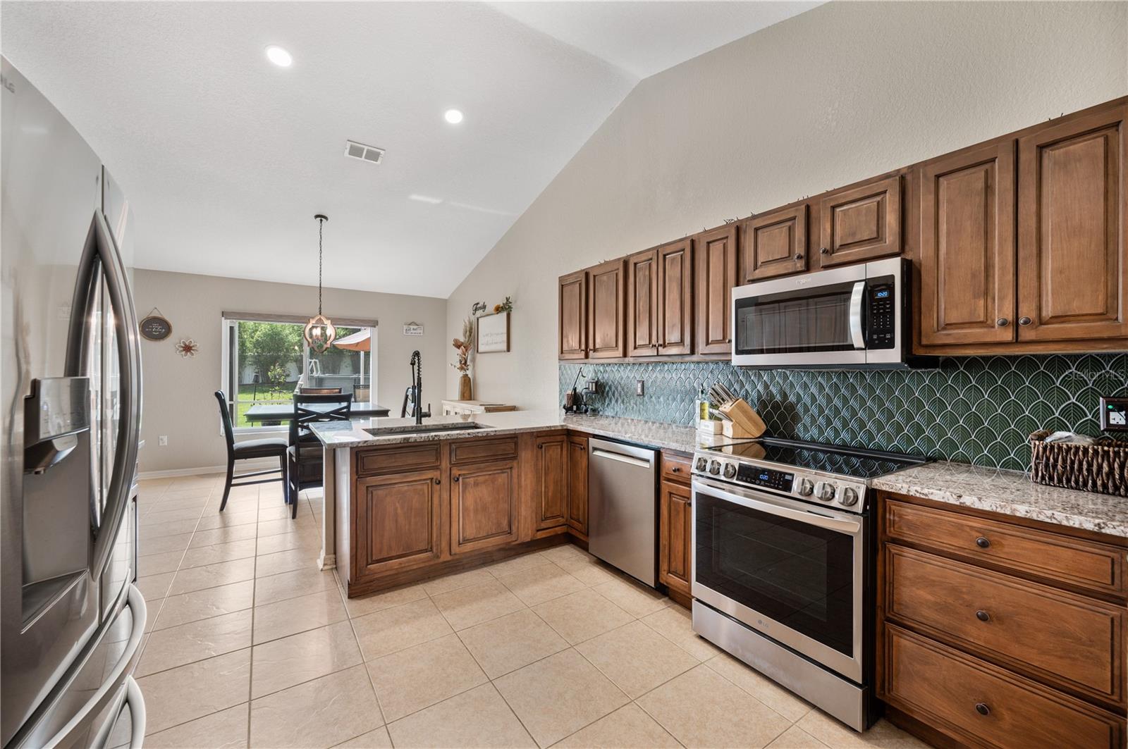 2752 HIGHLANDS CREEK DR