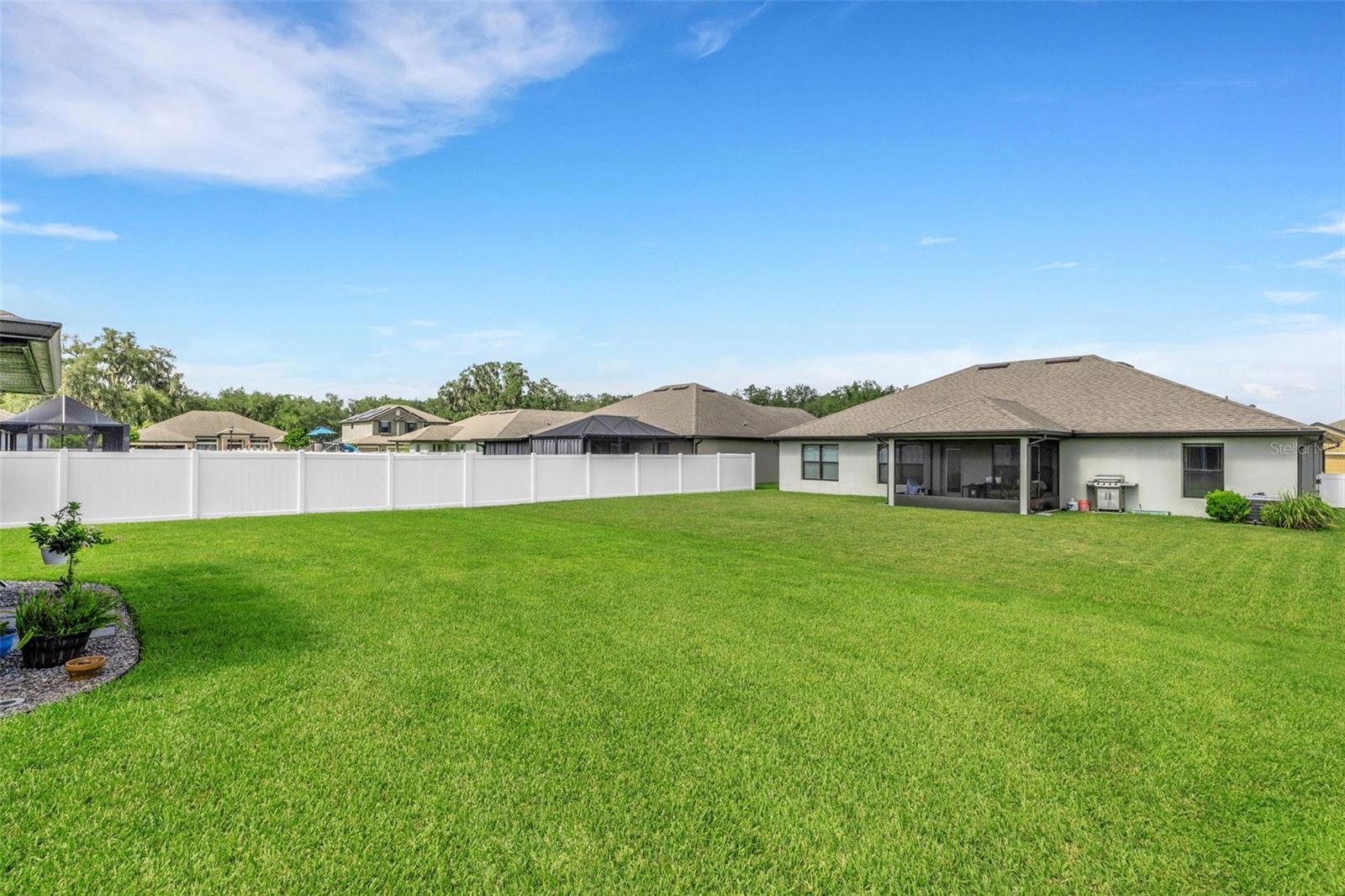 220 HERITAGE PARK LN