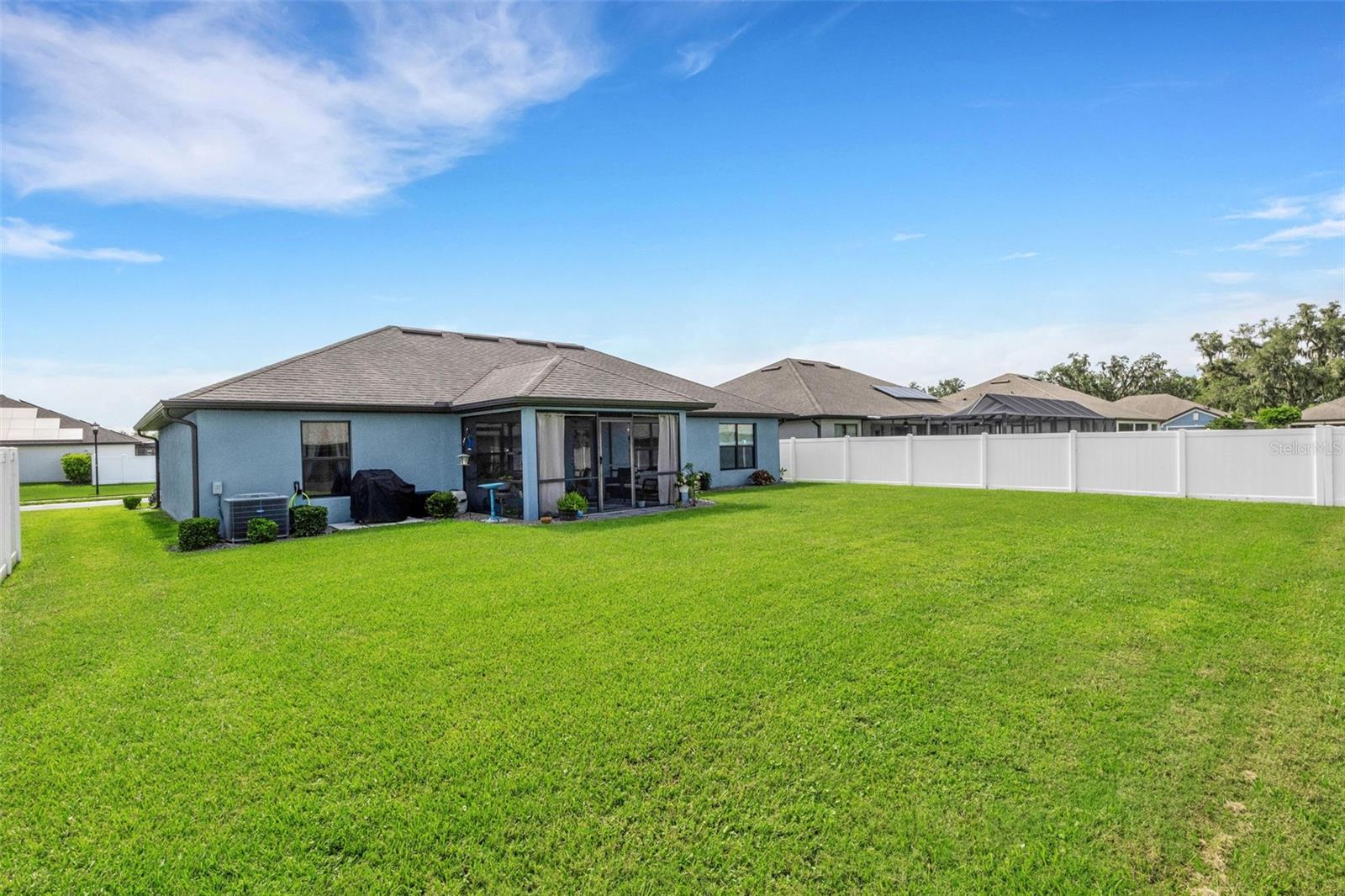 220 HERITAGE PARK LN