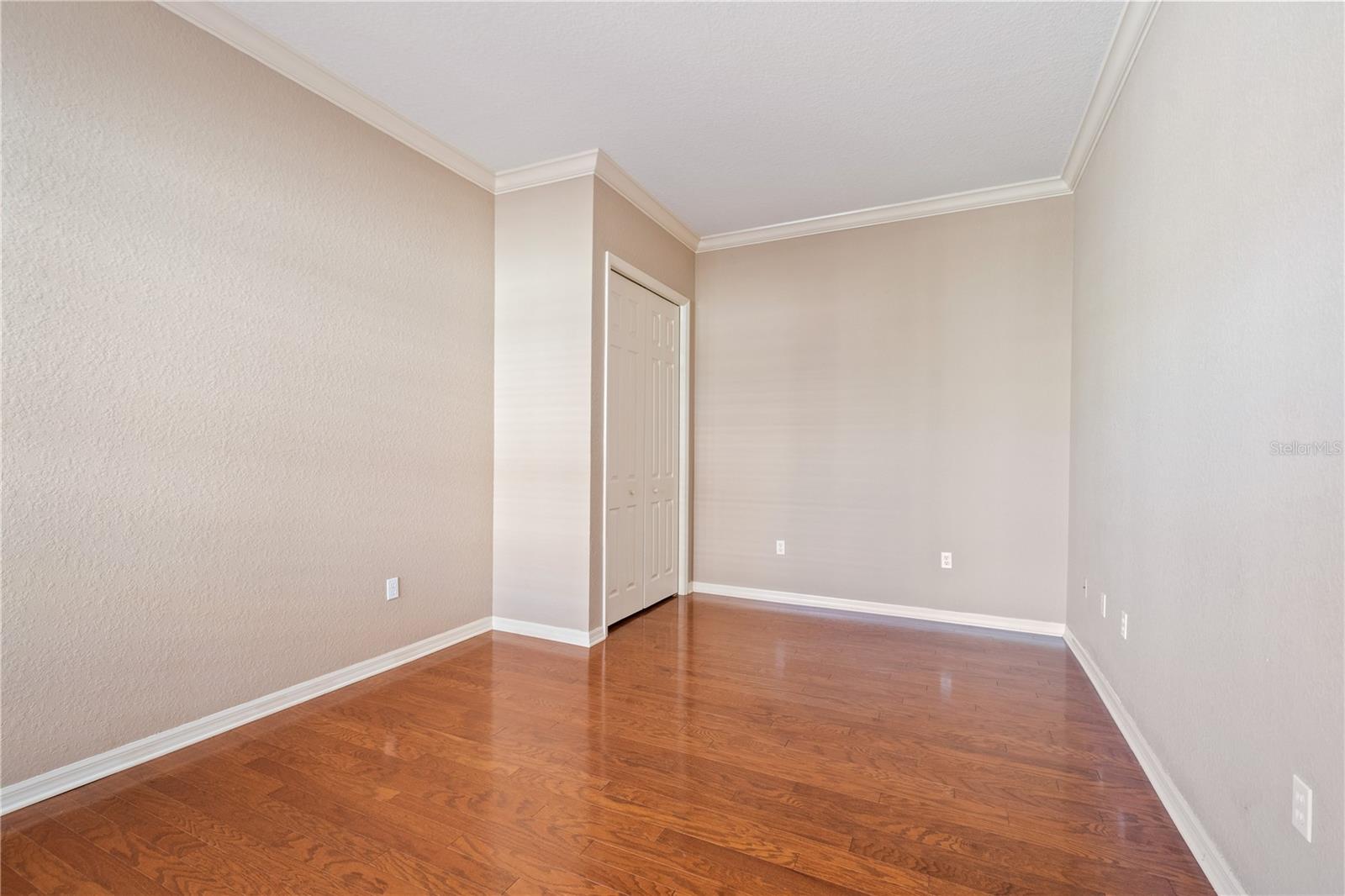 2464 LAUREL GLEN DR