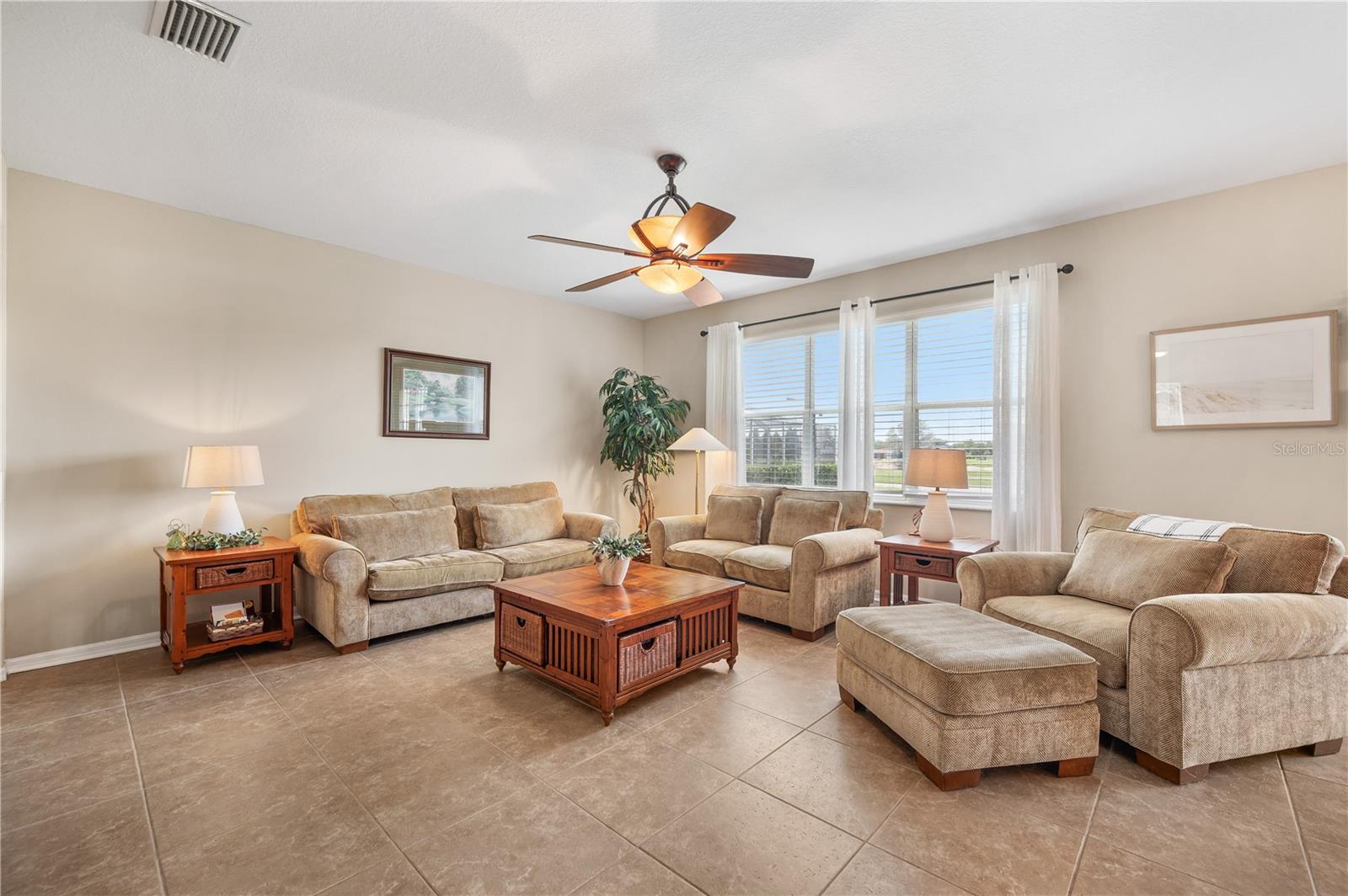 6937 LAKE EAGLEBROOKE DR