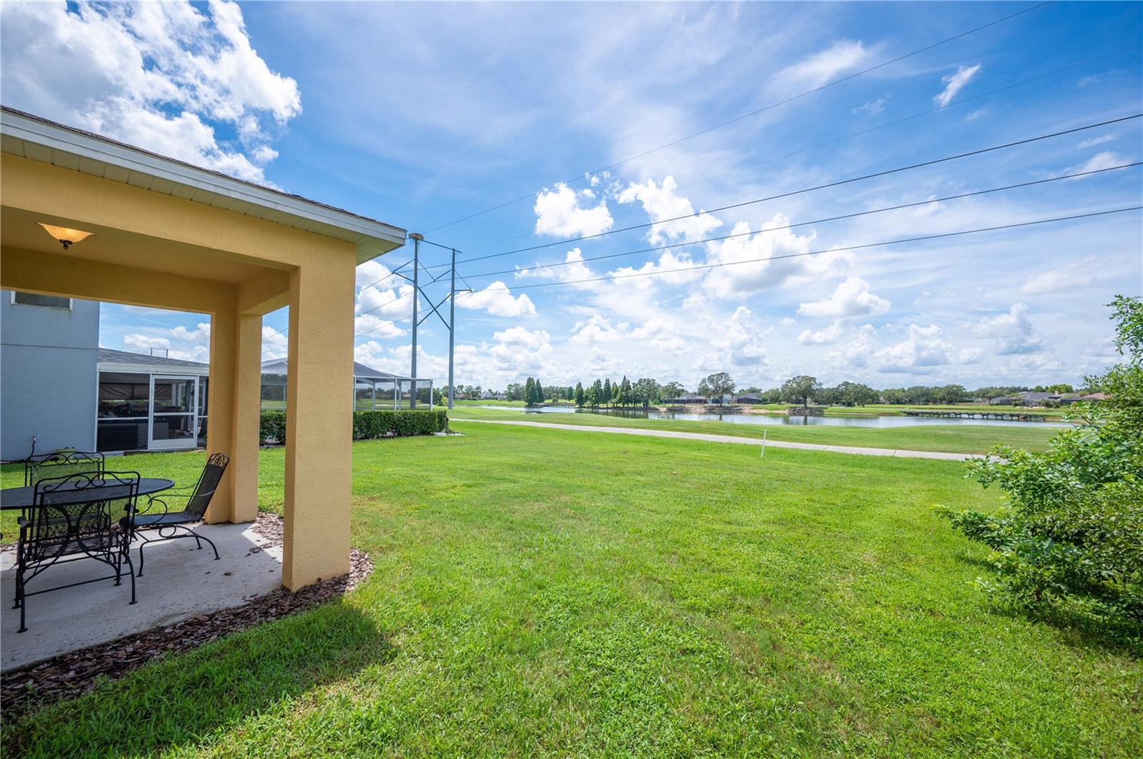 6937 LAKE EAGLEBROOKE DR