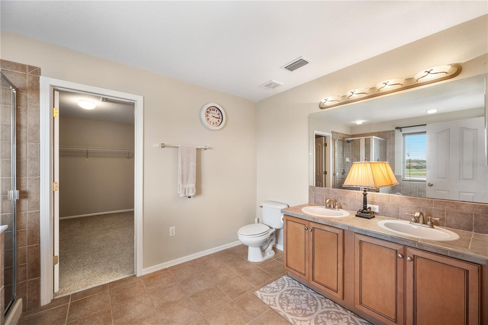 6937 LAKE EAGLEBROOKE DR