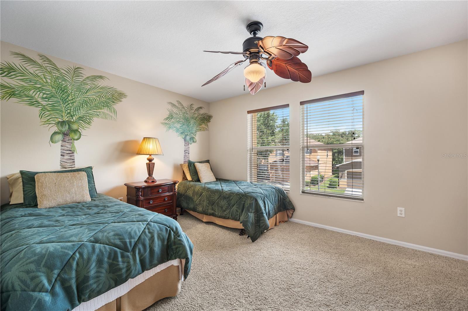 6937 LAKE EAGLEBROOKE DR