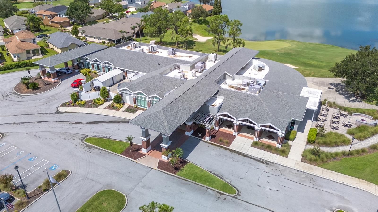 6937 LAKE EAGLEBROOKE DR