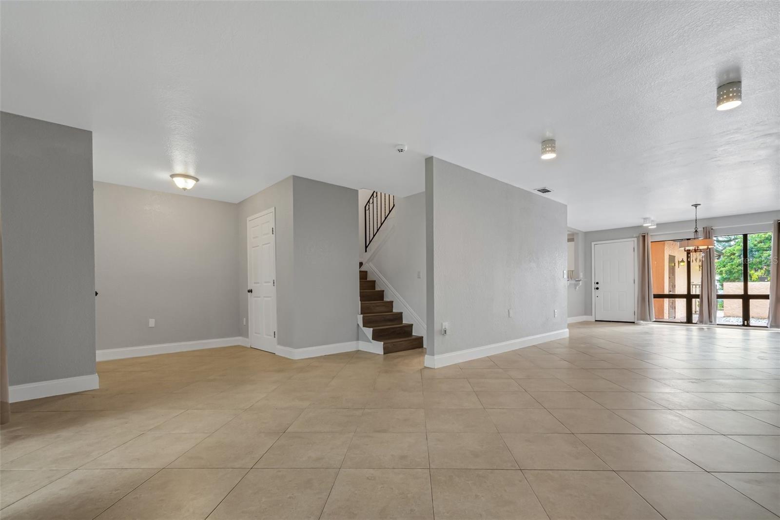 412 HOWARD AVE #B
