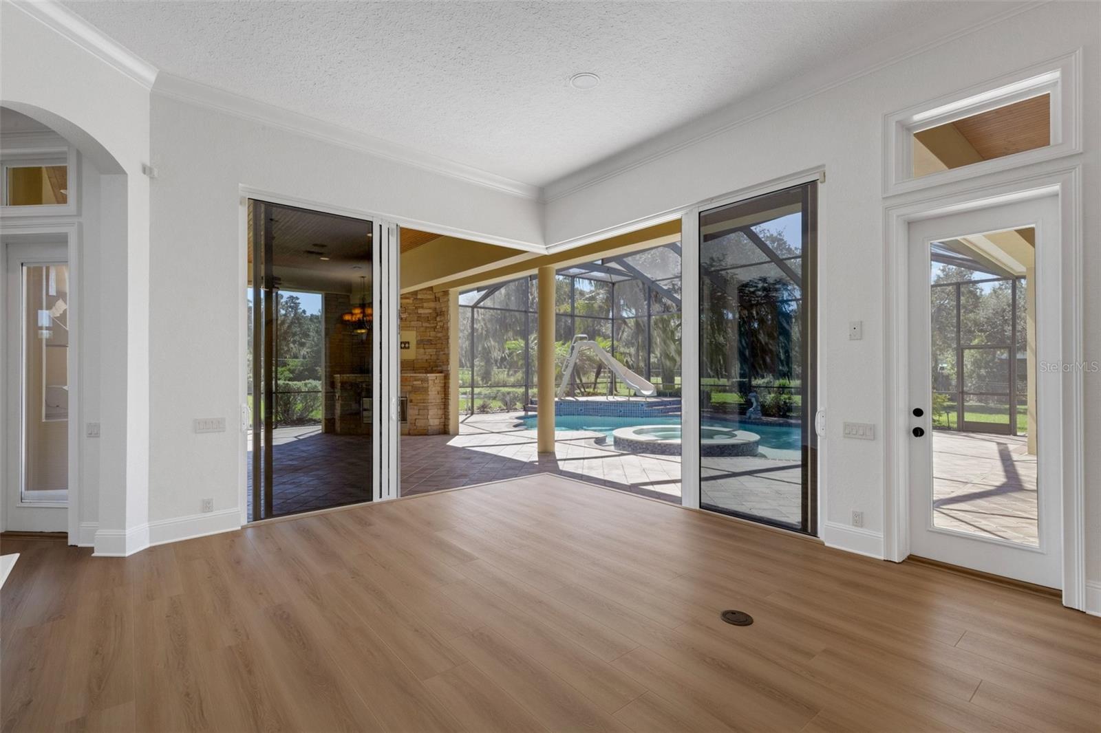 6562 EAGLE VIEW LOOP
