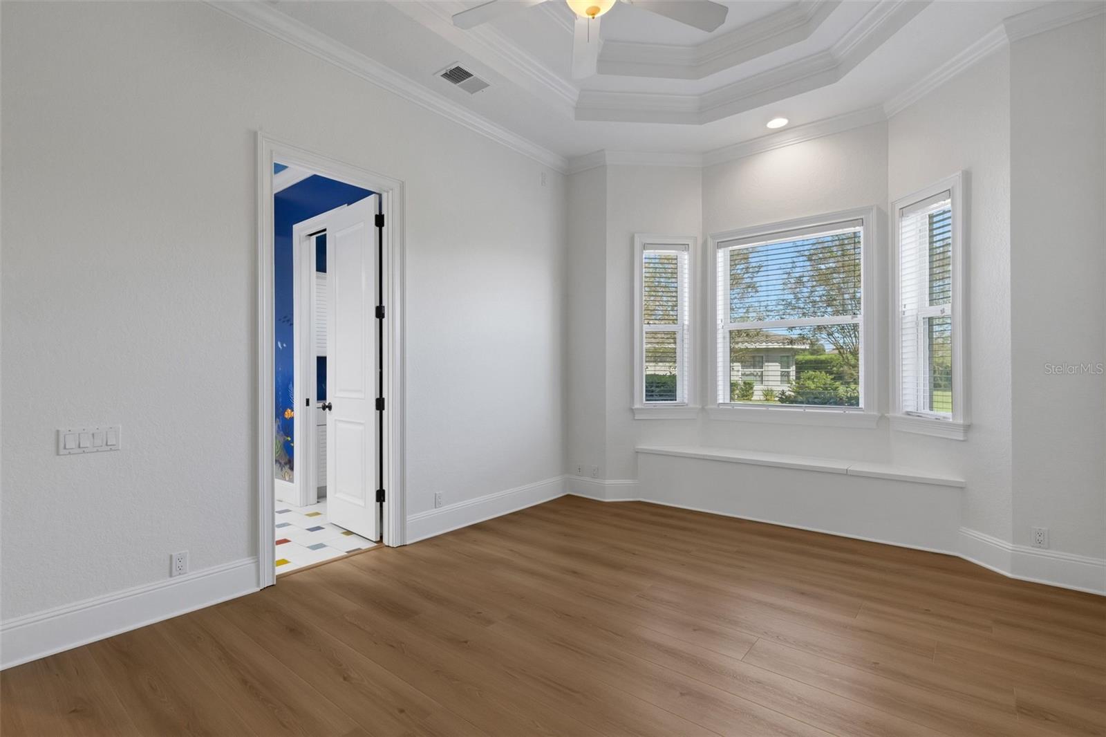 6562 EAGLE VIEW LOOP