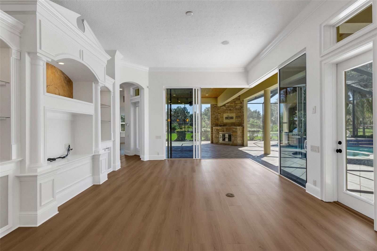 6562 EAGLE VIEW LOOP