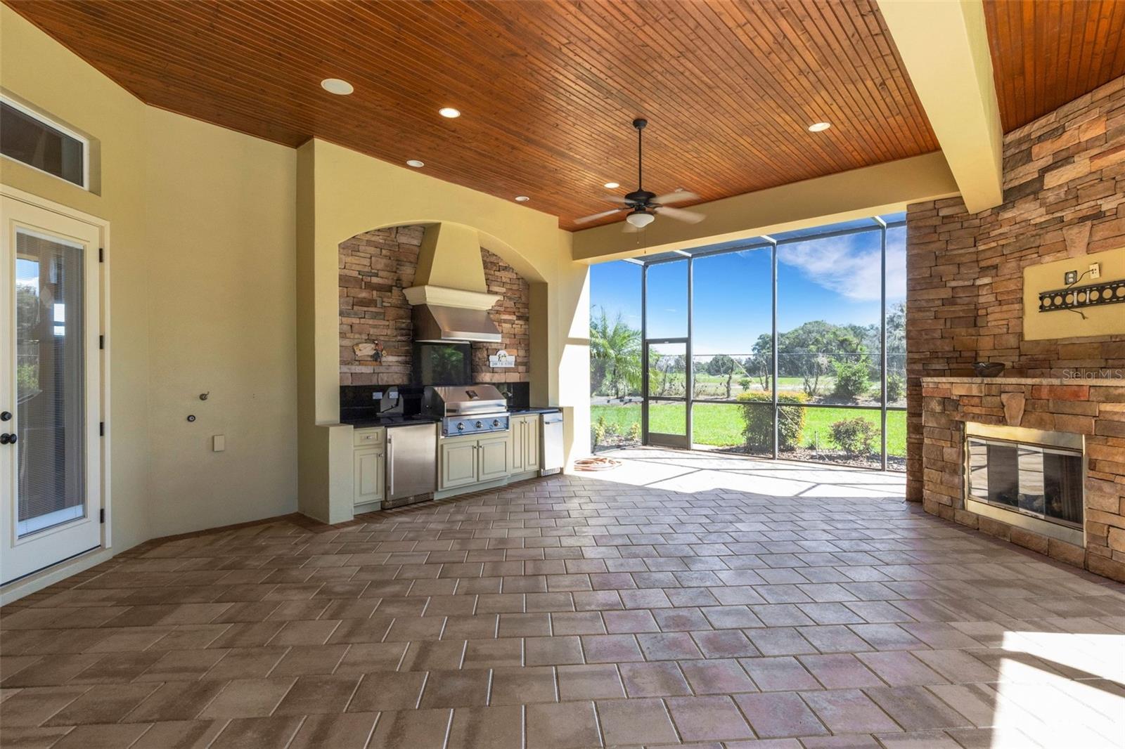 6562 EAGLE VIEW LOOP