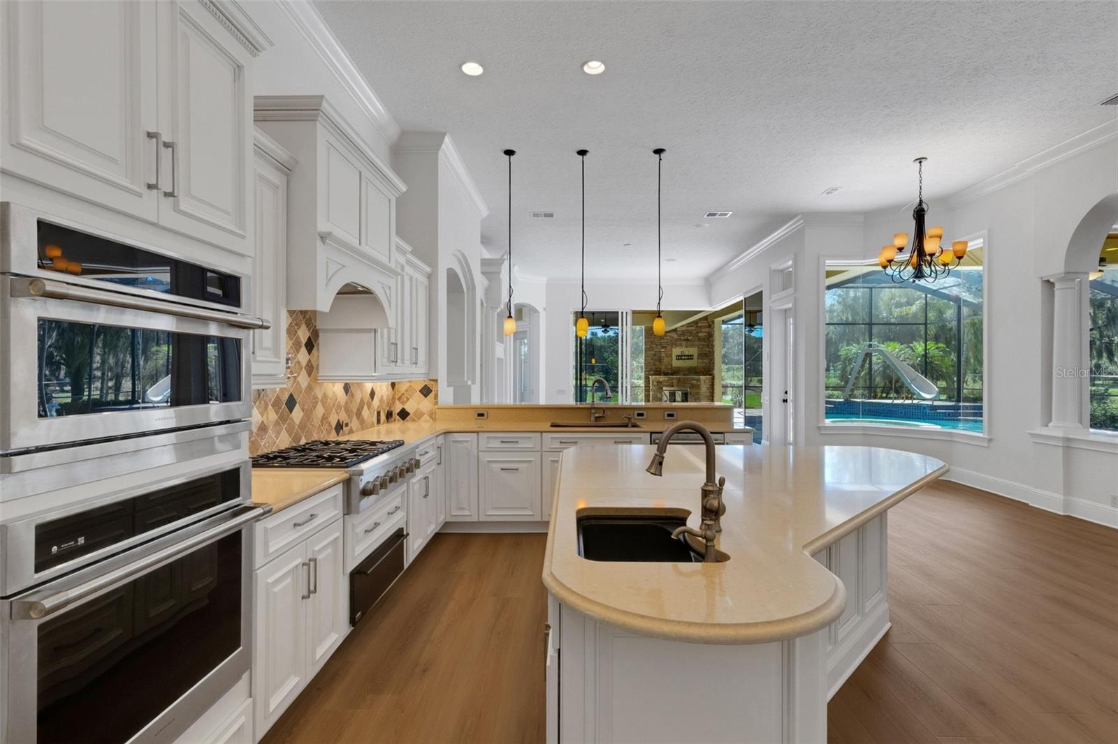 6562 EAGLE VIEW LOOP