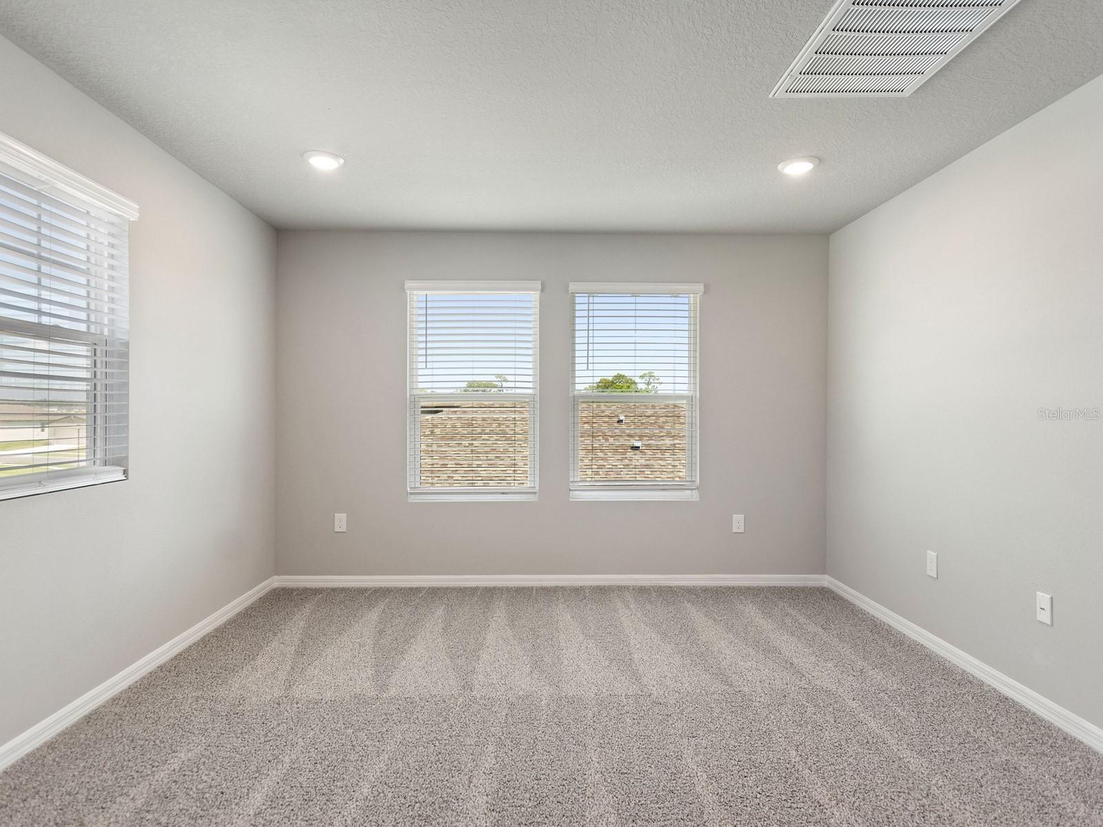 1208 OAK VALLEY DR