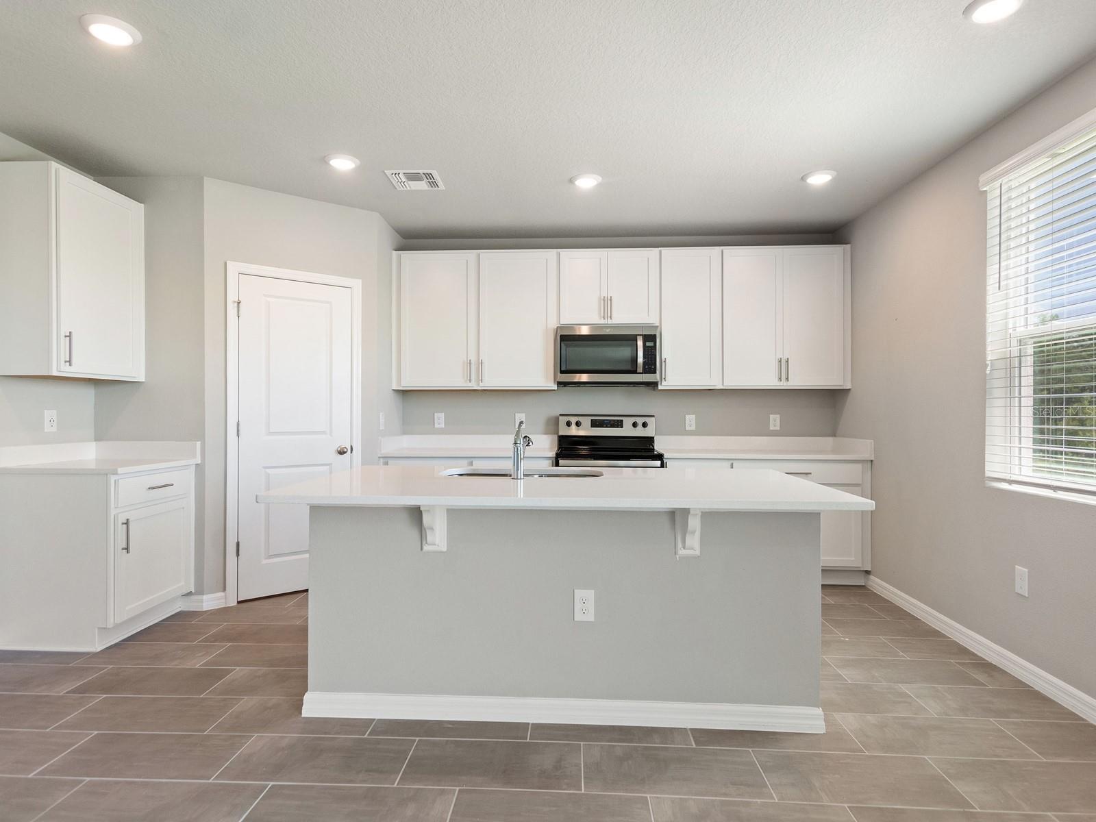 1208 OAK VALLEY DR