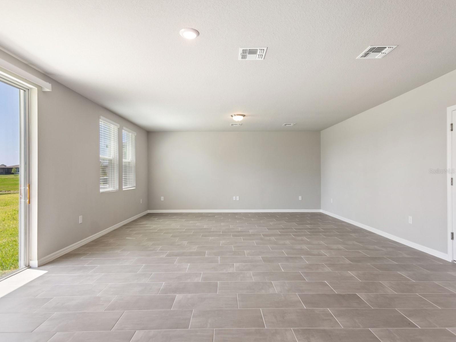 1208 OAK VALLEY DR