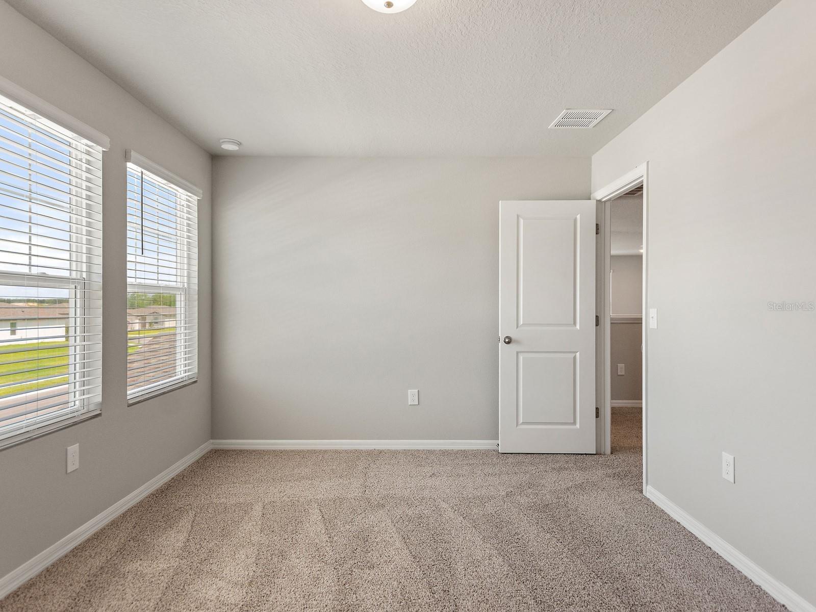1208 OAK VALLEY DR