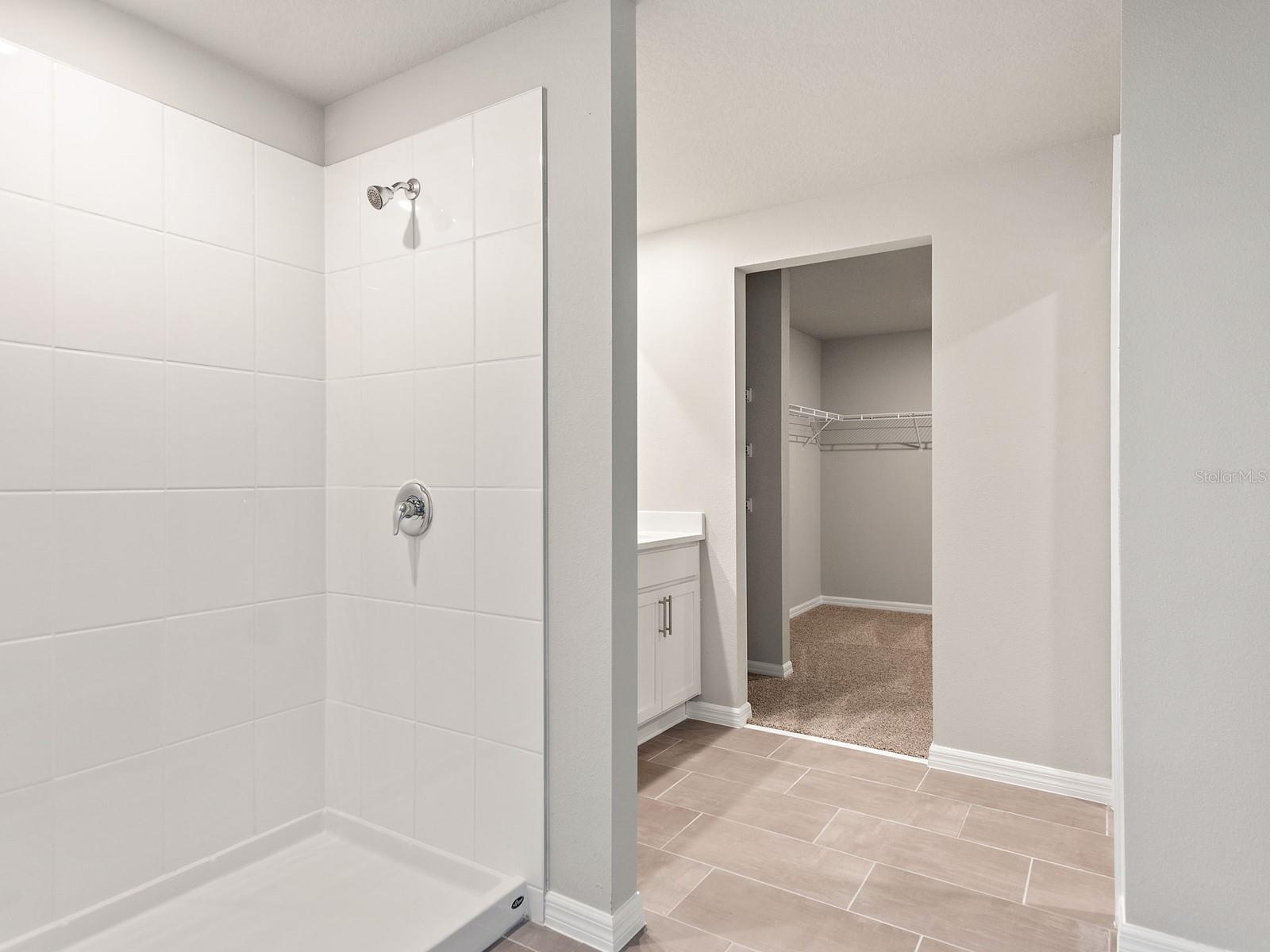 1208 OAK VALLEY DR