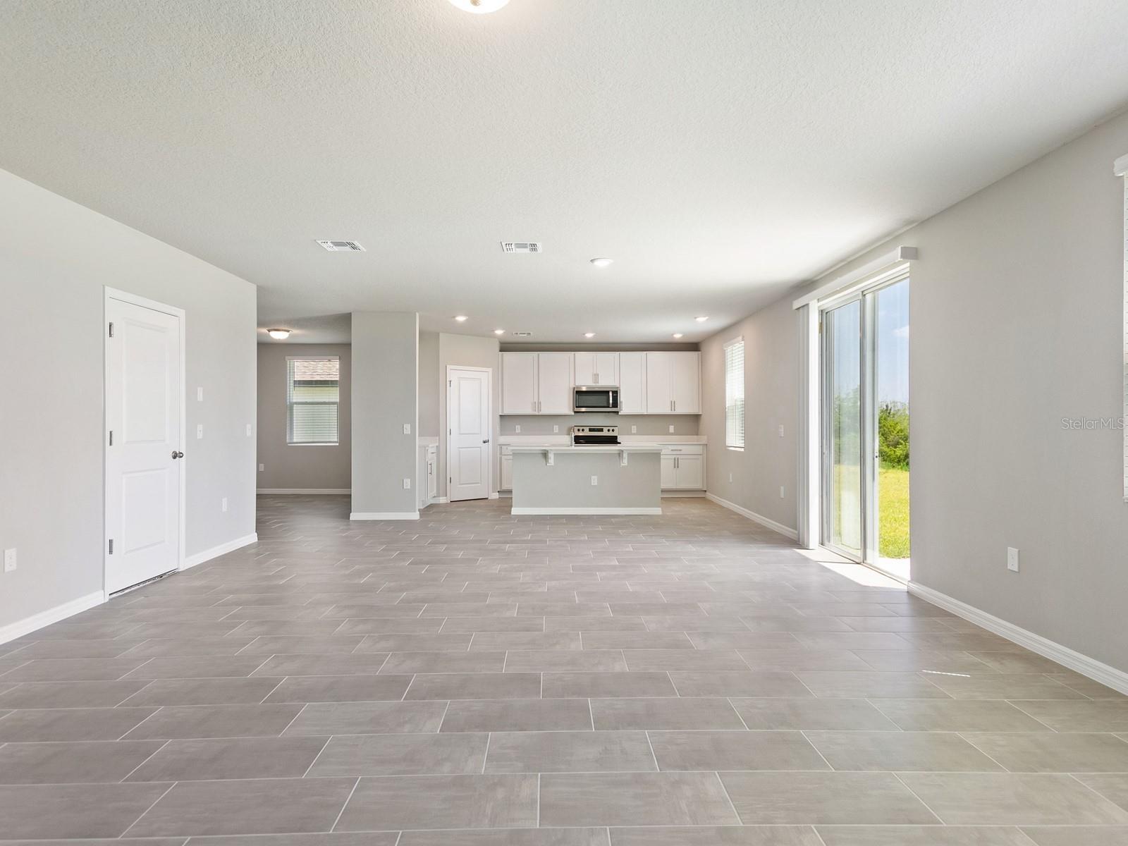 1208 OAK VALLEY DR