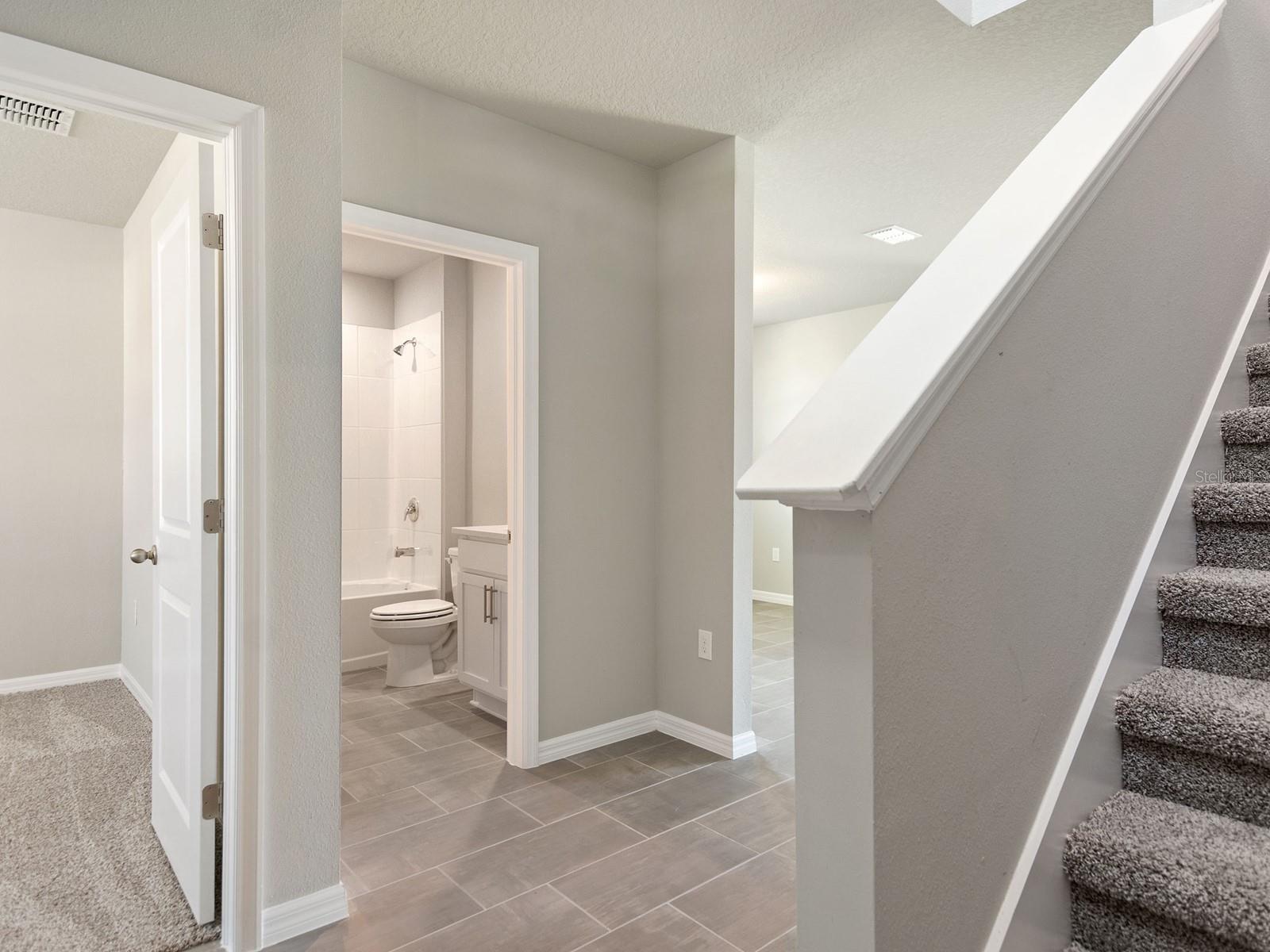 1208 OAK VALLEY DR