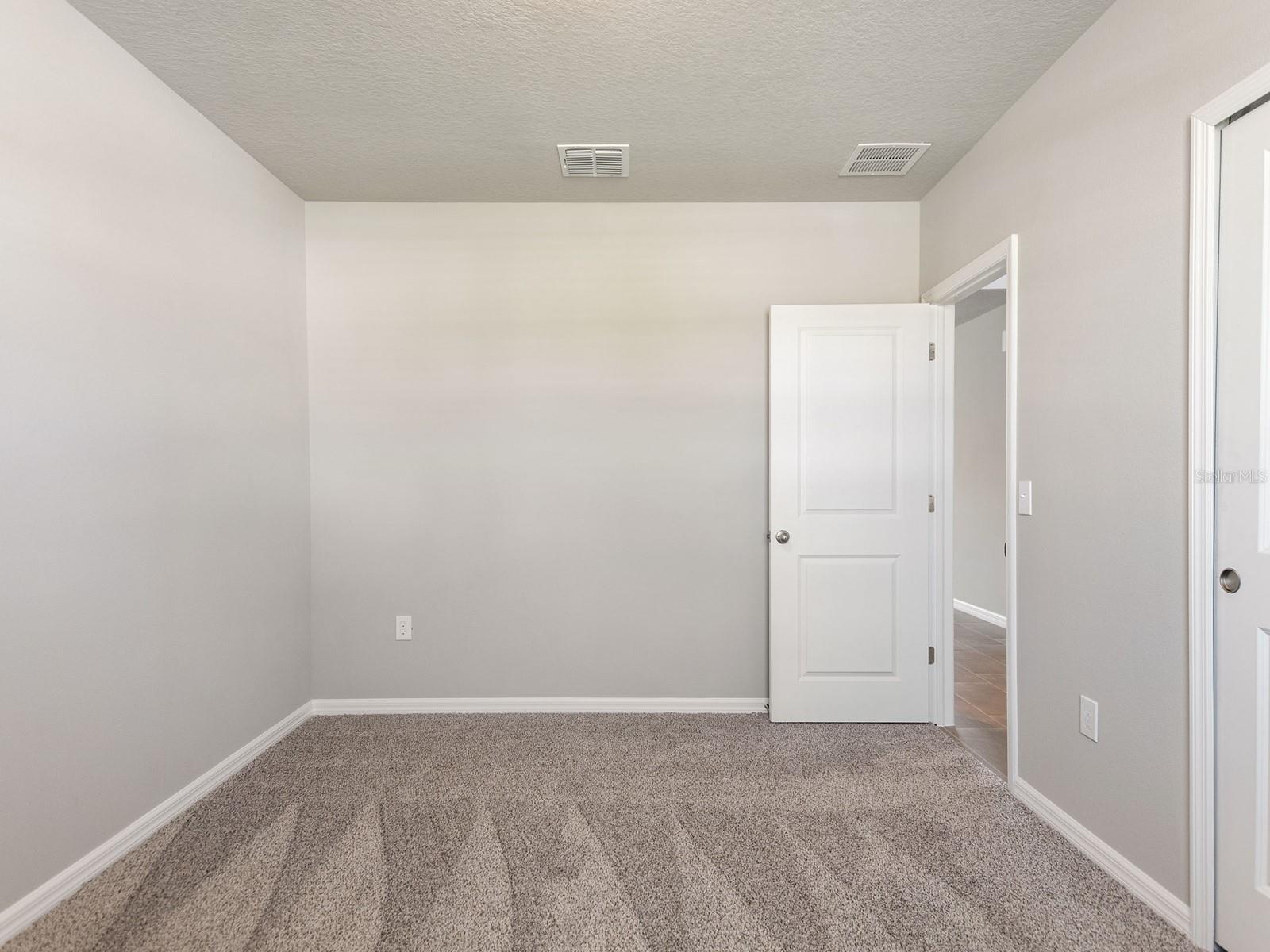 1208 OAK VALLEY DR
