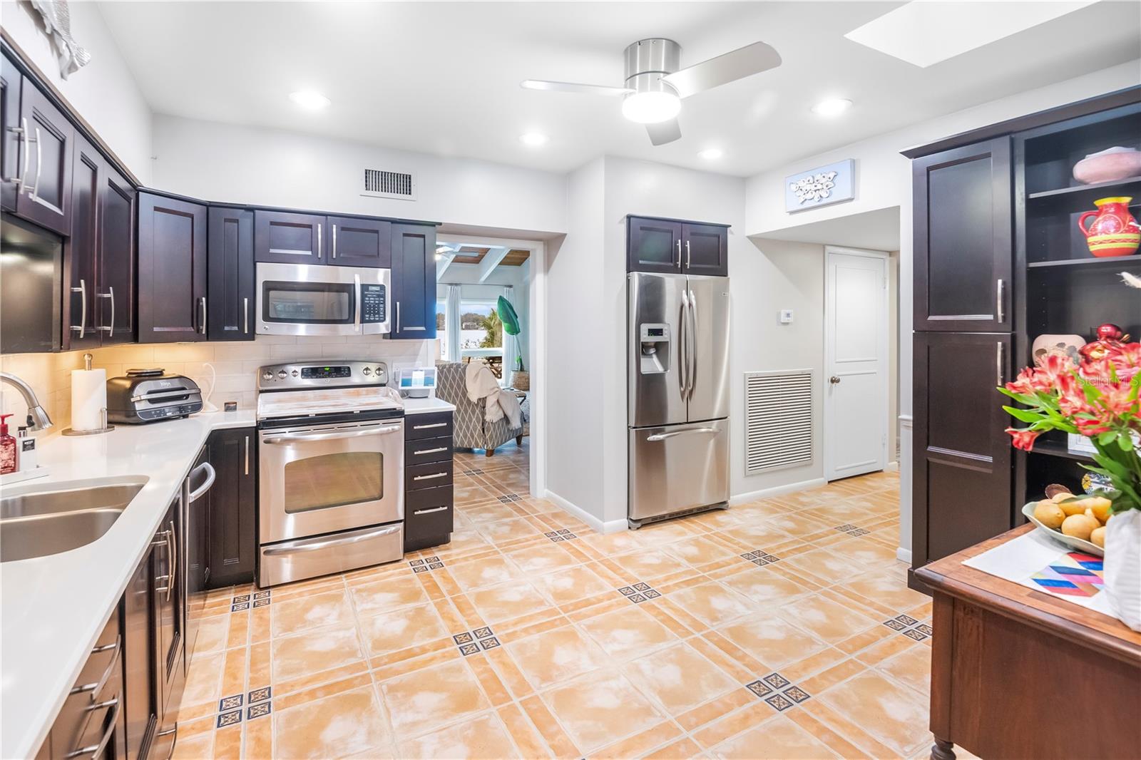 12 CASA LOMA WAY #12