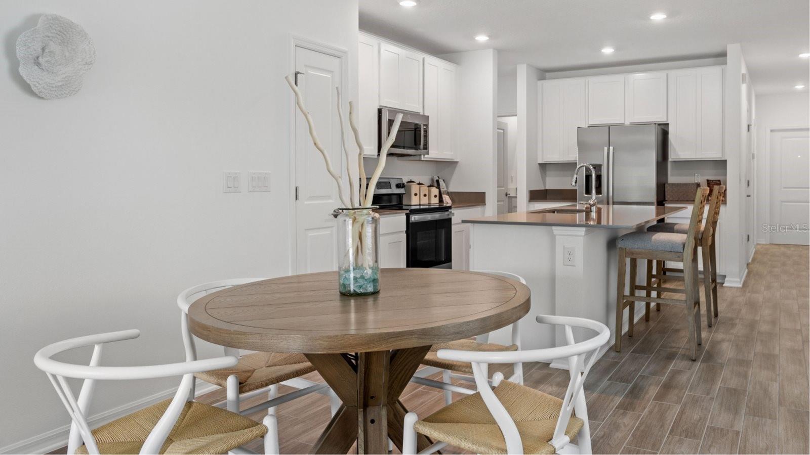 1402 DEEPWATER CIR