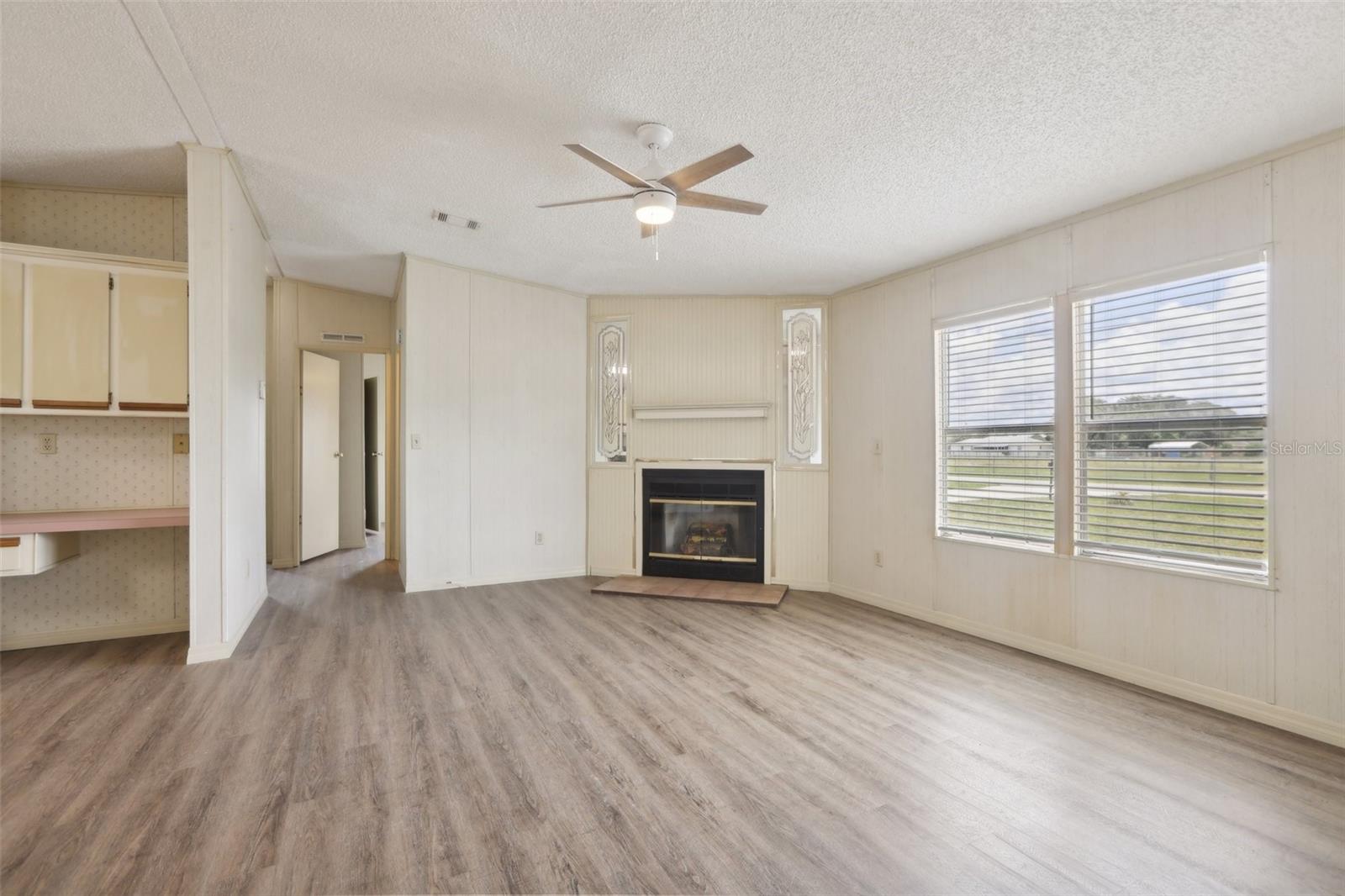 102 THORNHILL ESTATES DR S