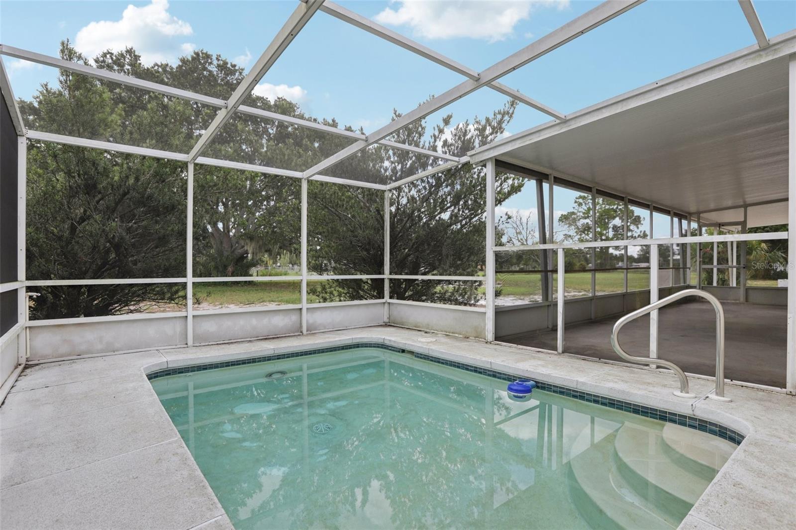 102 THORNHILL ESTATES DR S