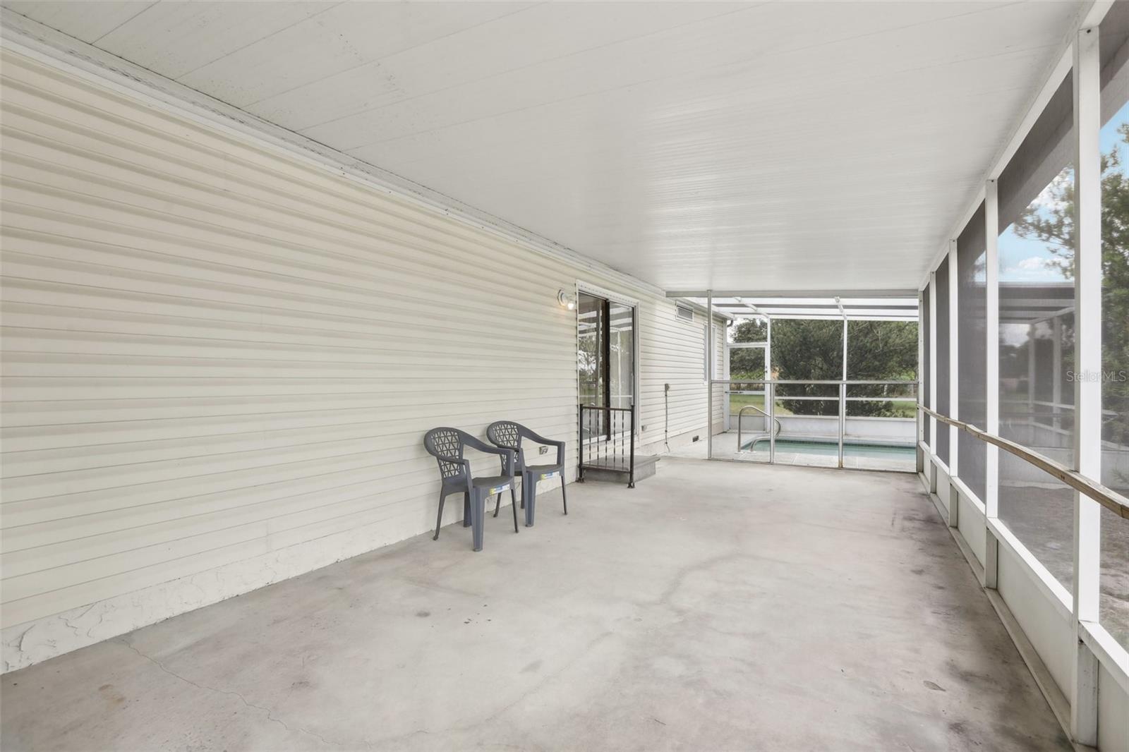 102 THORNHILL ESTATES DR S