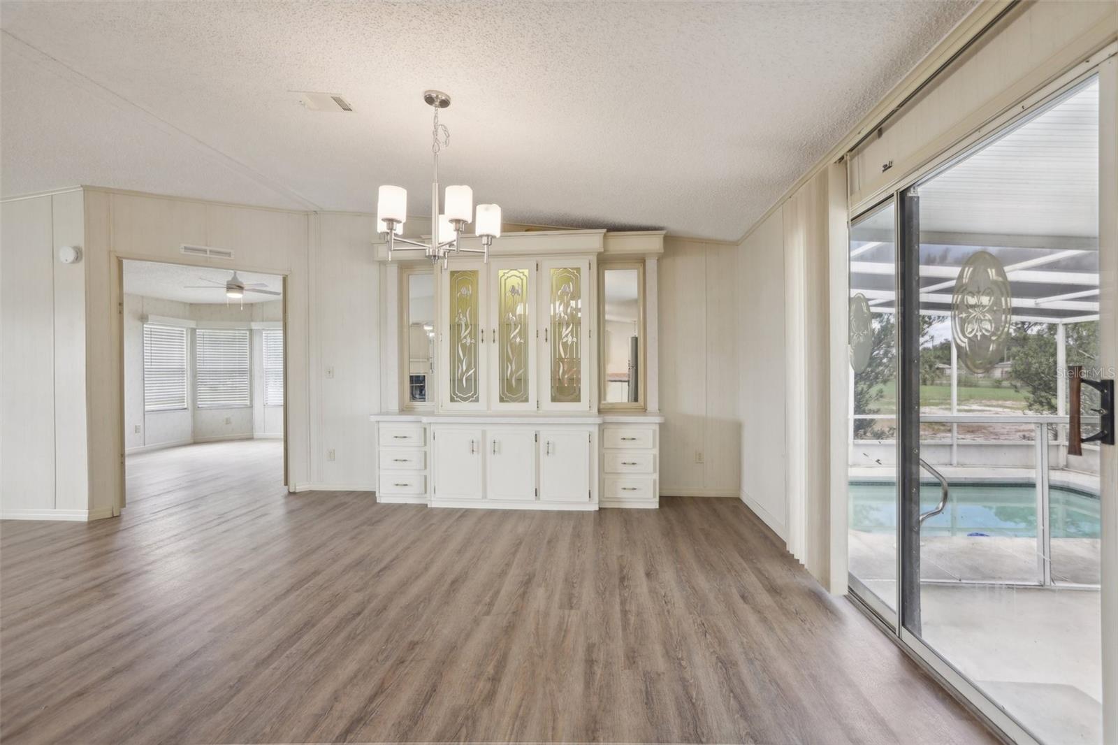 102 THORNHILL ESTATES DR S