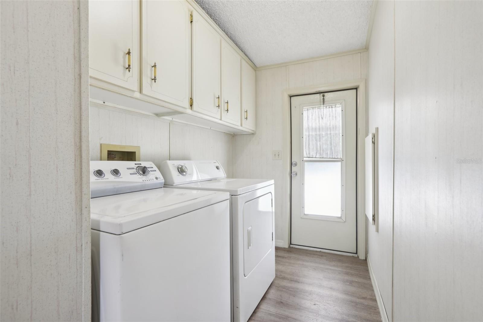 102 THORNHILL ESTATES DR S