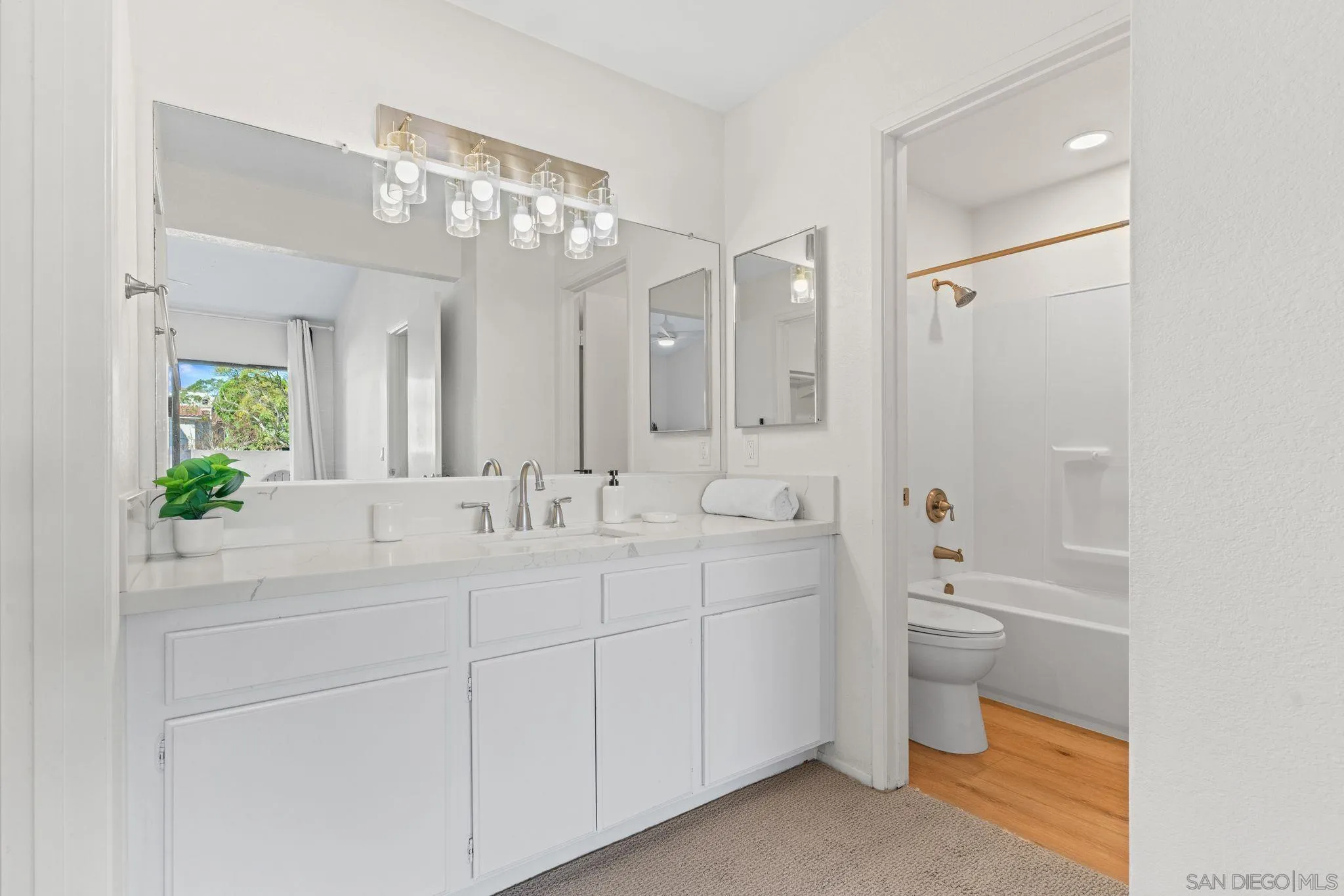 7640 Palmilla Dr Unit 104