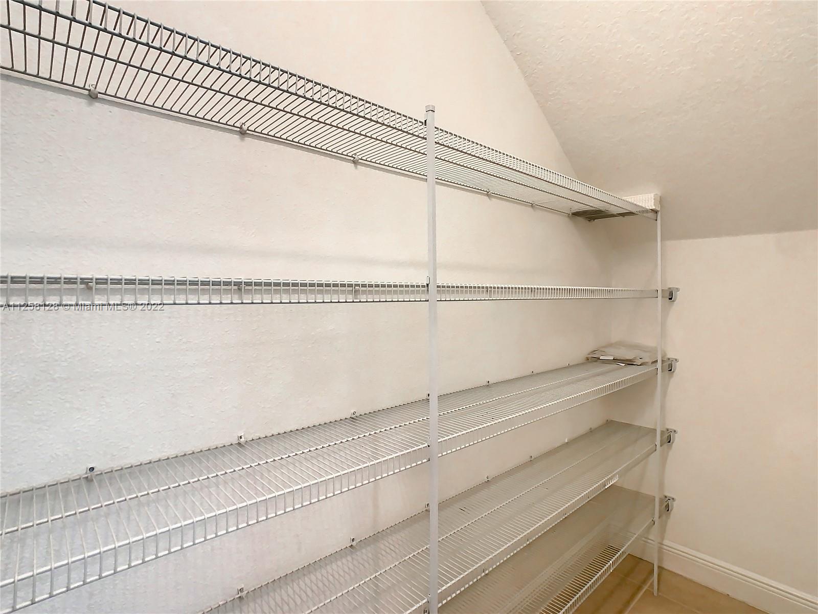 536 Lake Shore Pkwy # 536