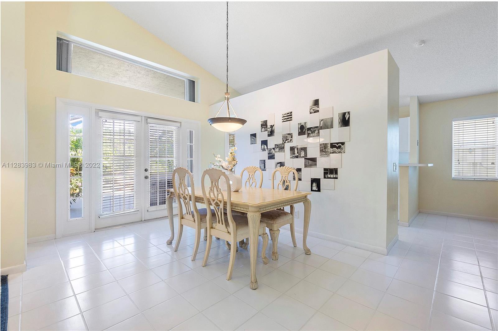 169 E Bayridge Dr