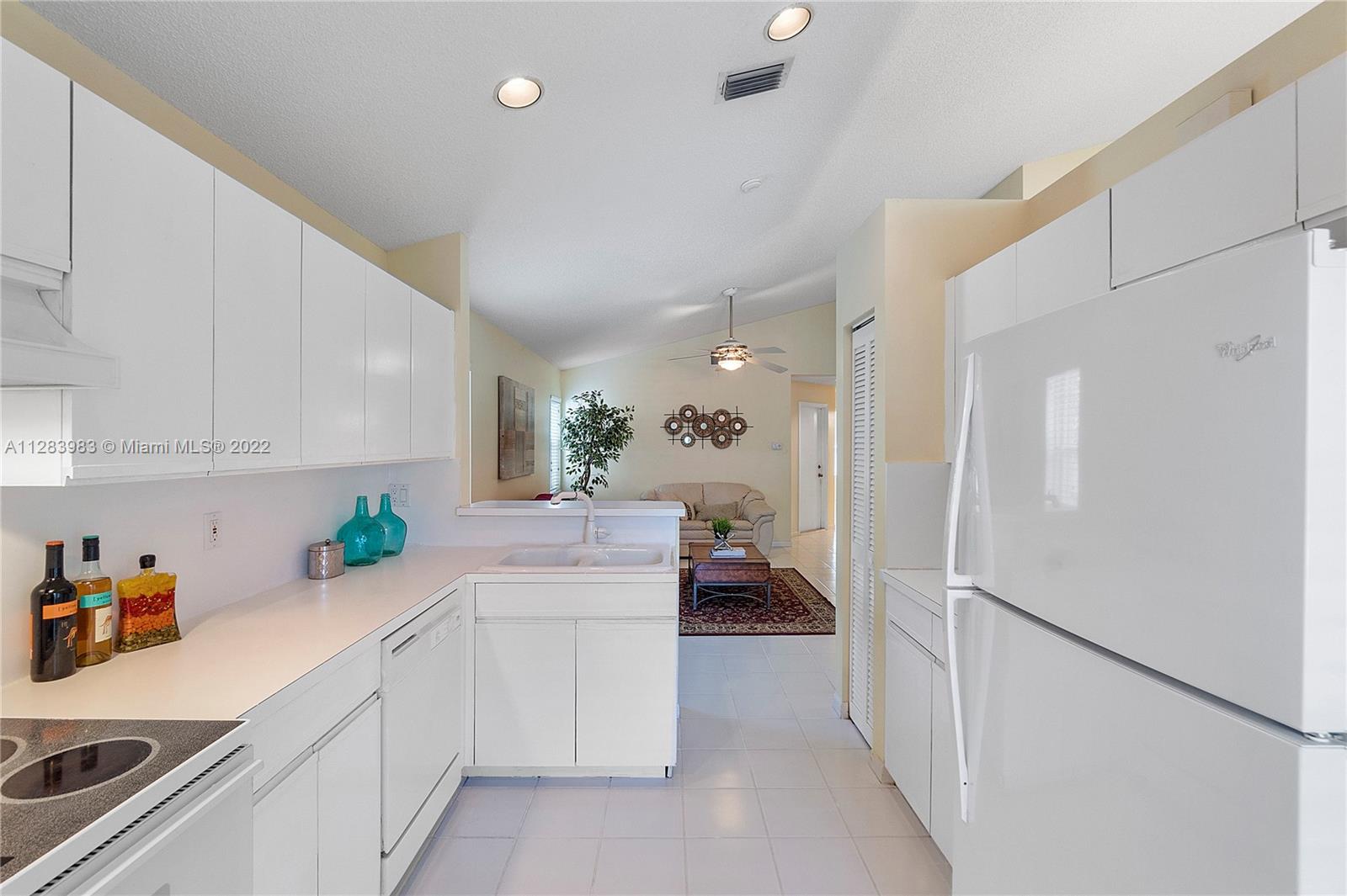 169 E Bayridge Dr