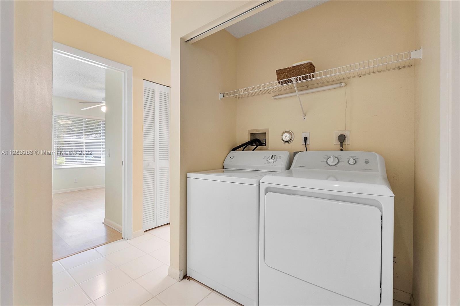 169 E Bayridge Dr