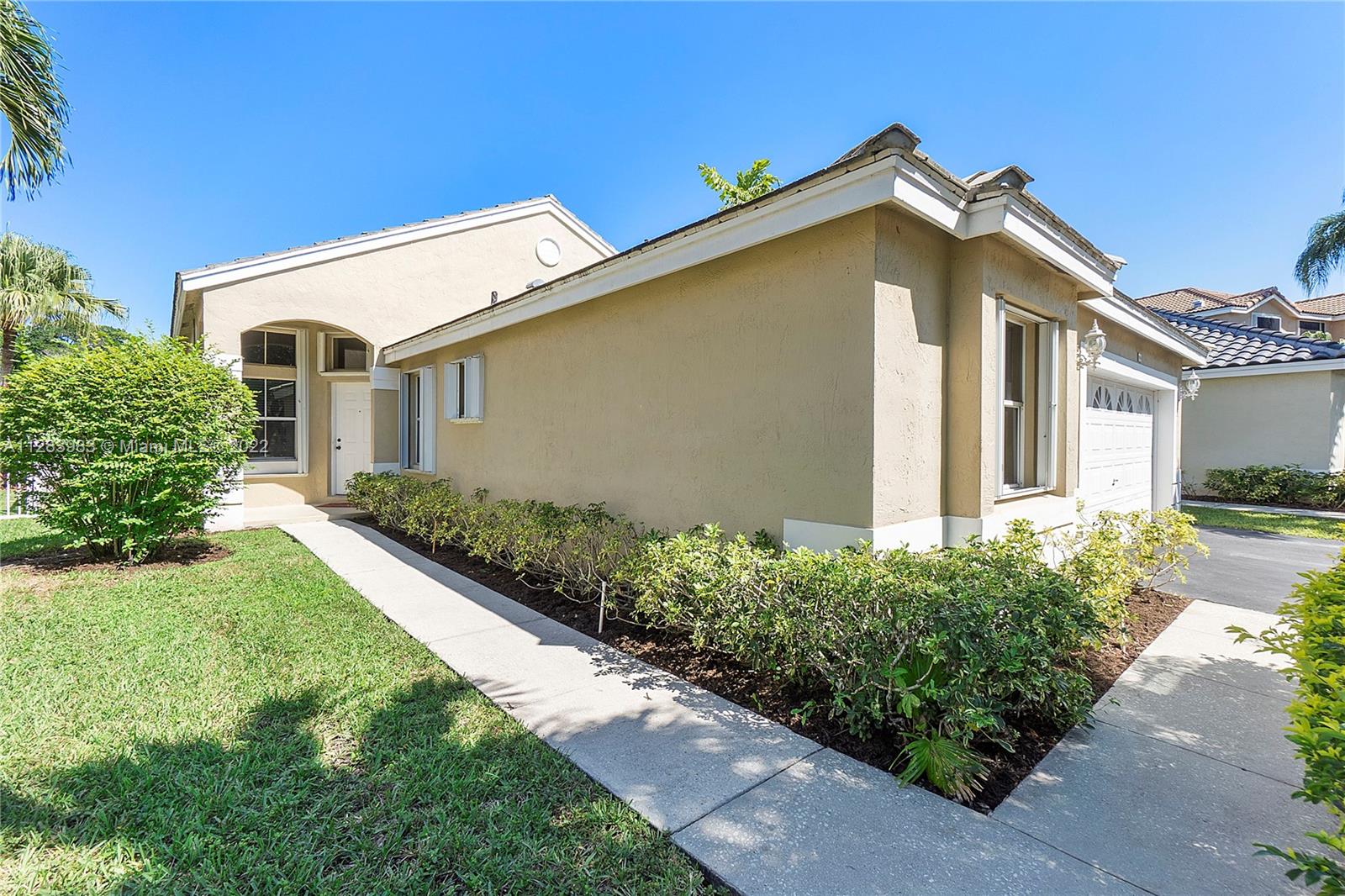 169 E Bayridge Dr
