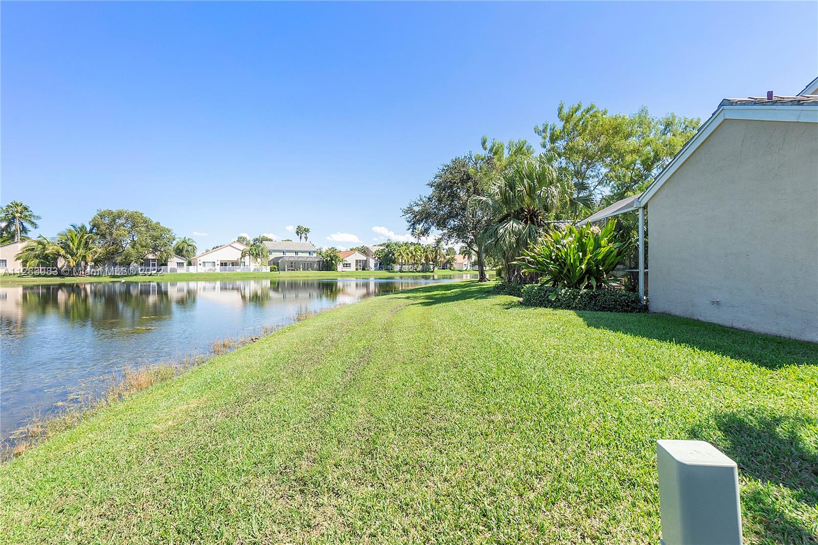 169 E Bayridge Dr