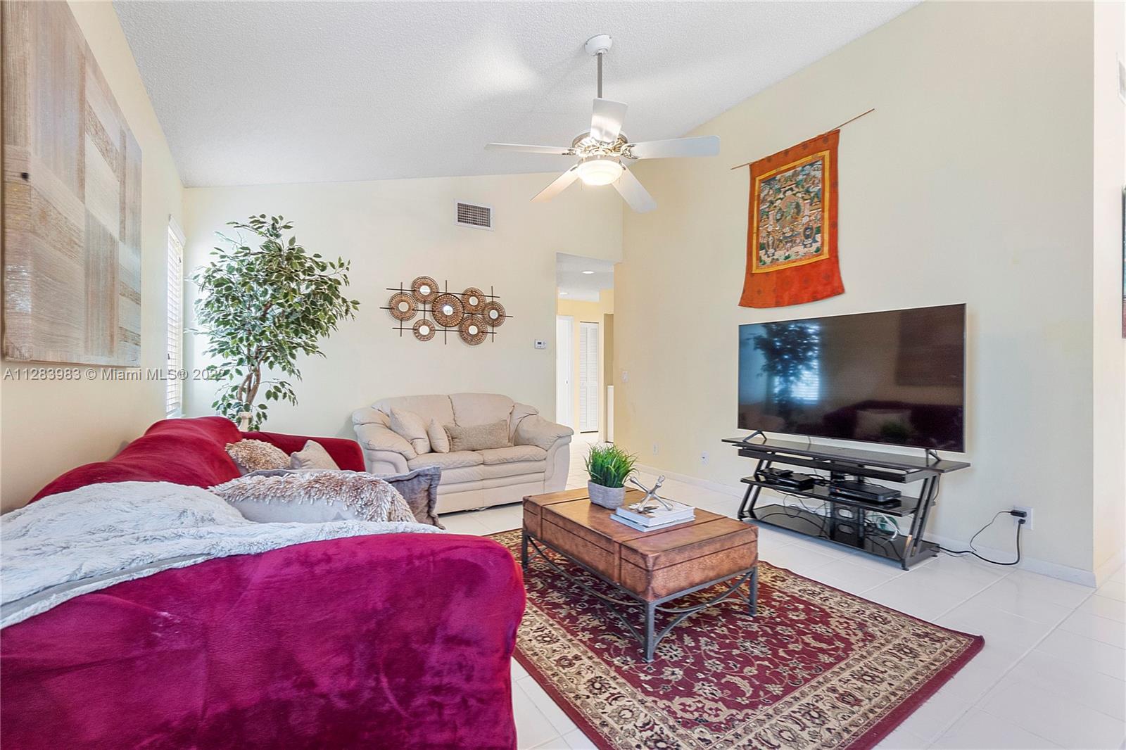 169 E Bayridge Dr