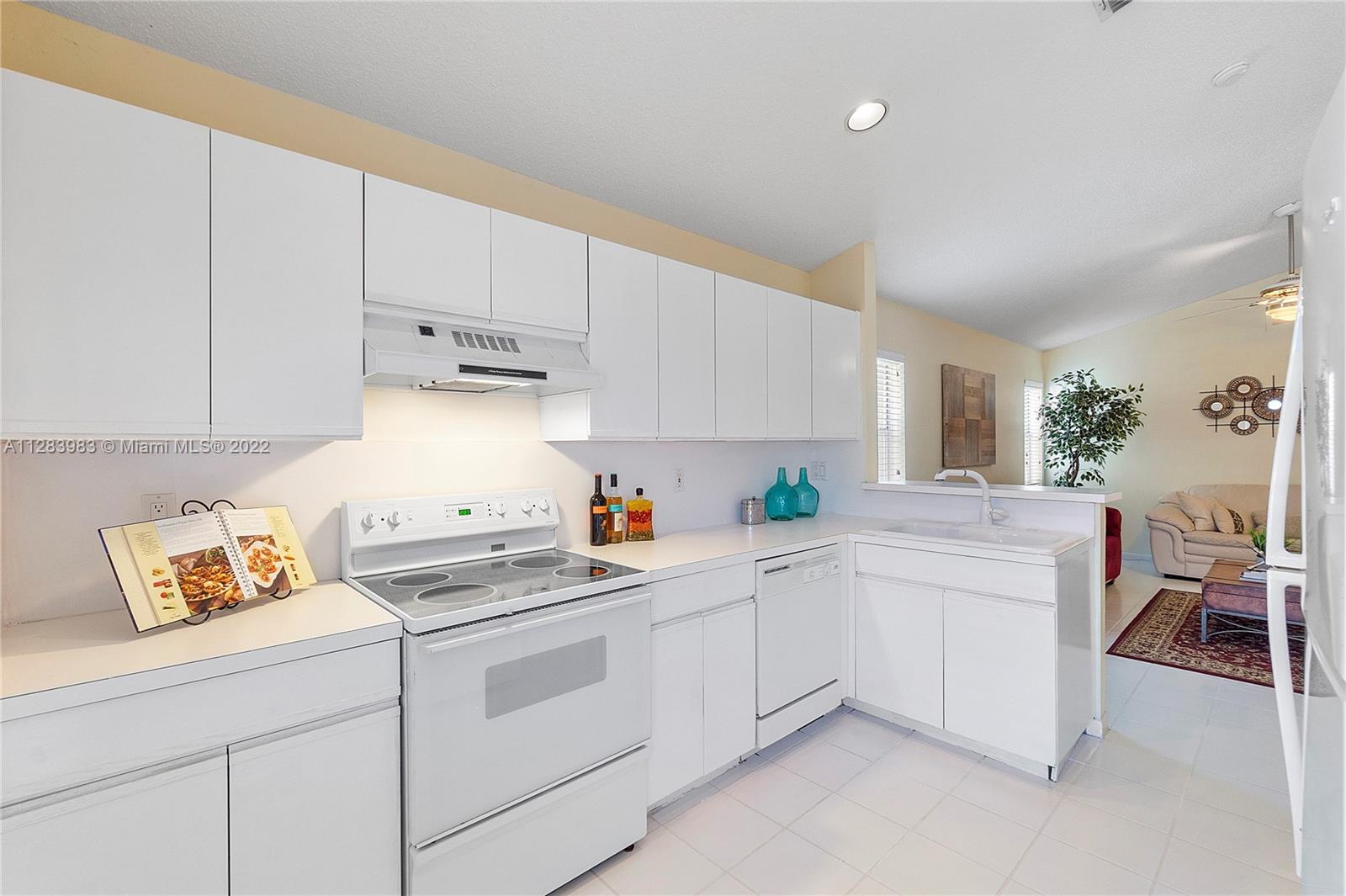 169 E Bayridge Dr