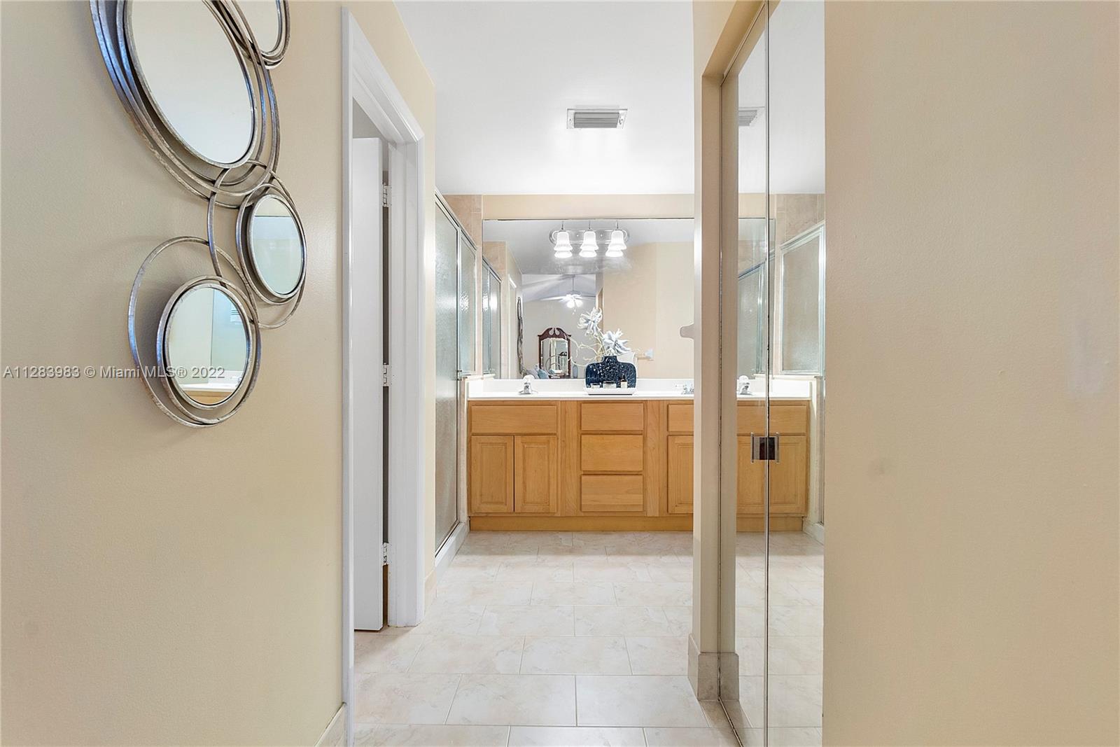 169 E Bayridge Dr