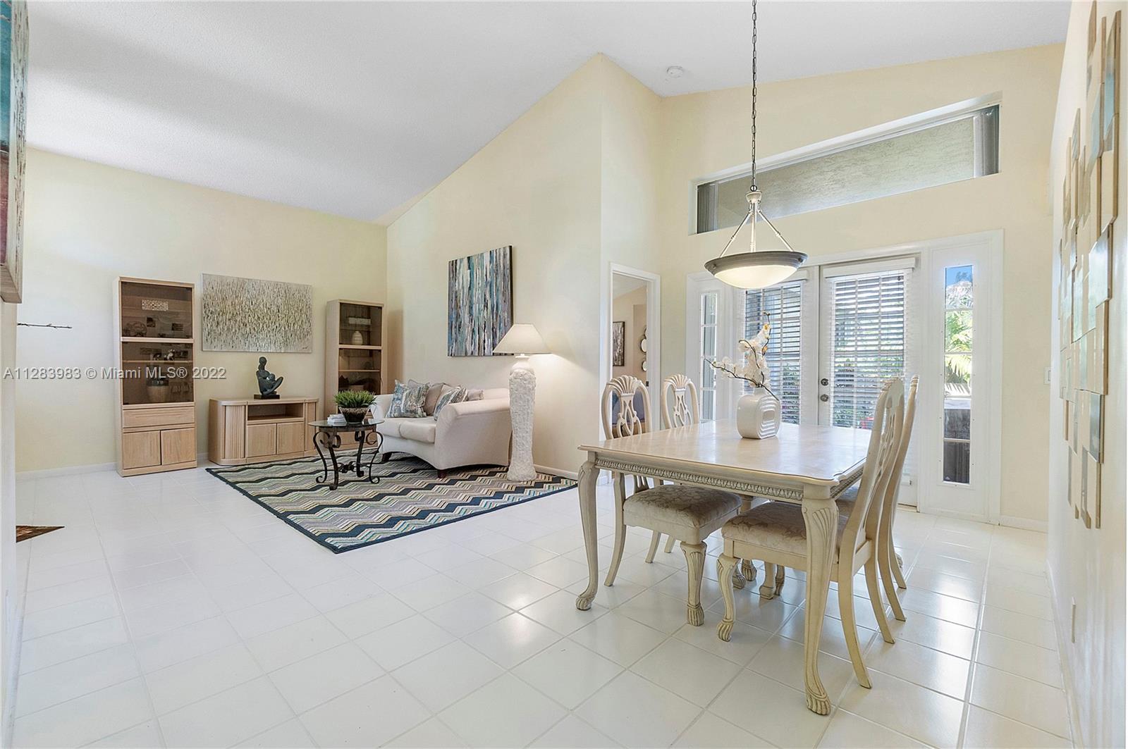 169 E Bayridge Dr