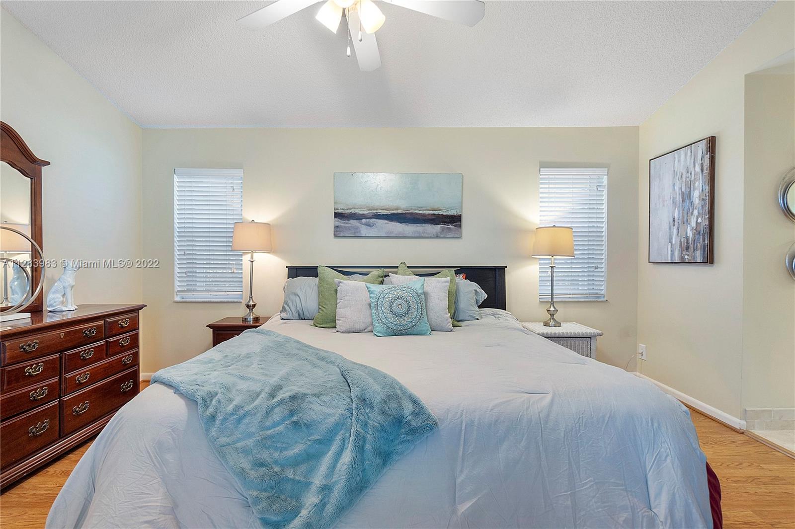 169 E Bayridge Dr
