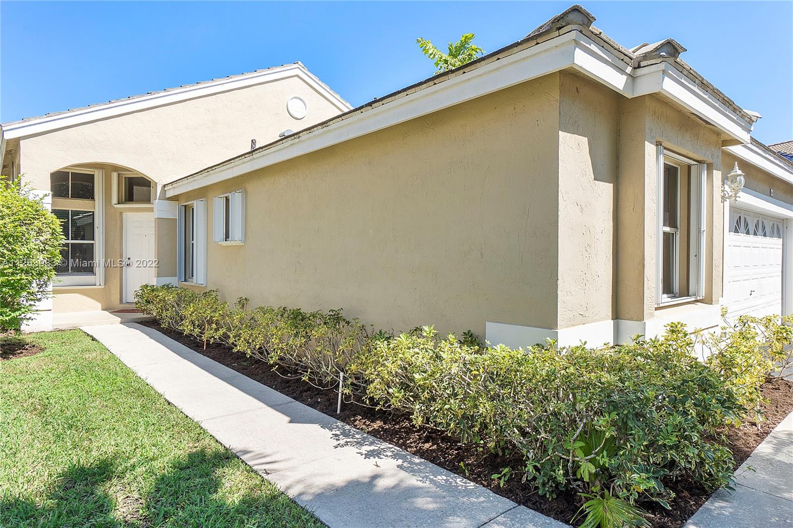 169 E Bayridge Dr